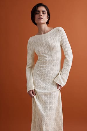 Cream Dzianinowa sukienka maxi z odsłoniętymi plecami