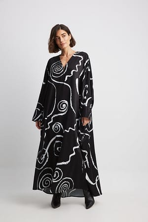 Black/White Print Zwiewna sukienka kimono maxi