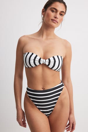 Stripe Bikinitrosa med hög skärning