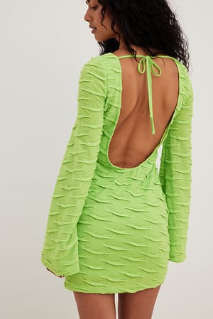 Pear Green Sukienka mini z głębokim wcięciem z tyłu