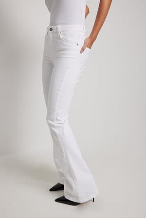 White Elastyczne dżinsy z rozszerzonymi nogawkami i wysokim stanem