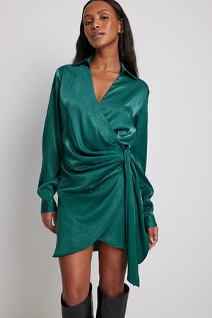 Emerald Green Skjortklänning i satin med omlsag