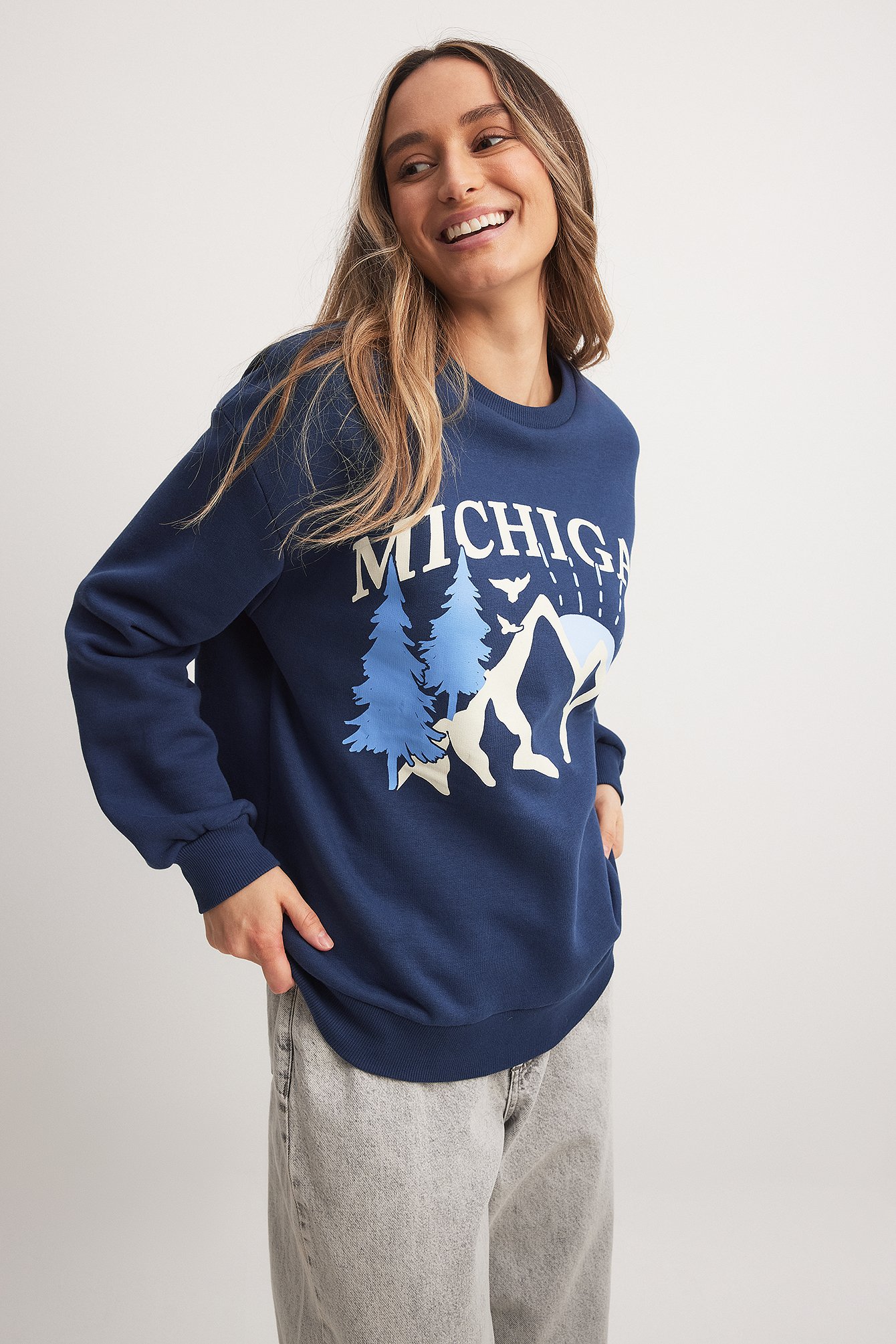 NA-KD Trend Pullover mit Stadt-Aufdruck - Blue