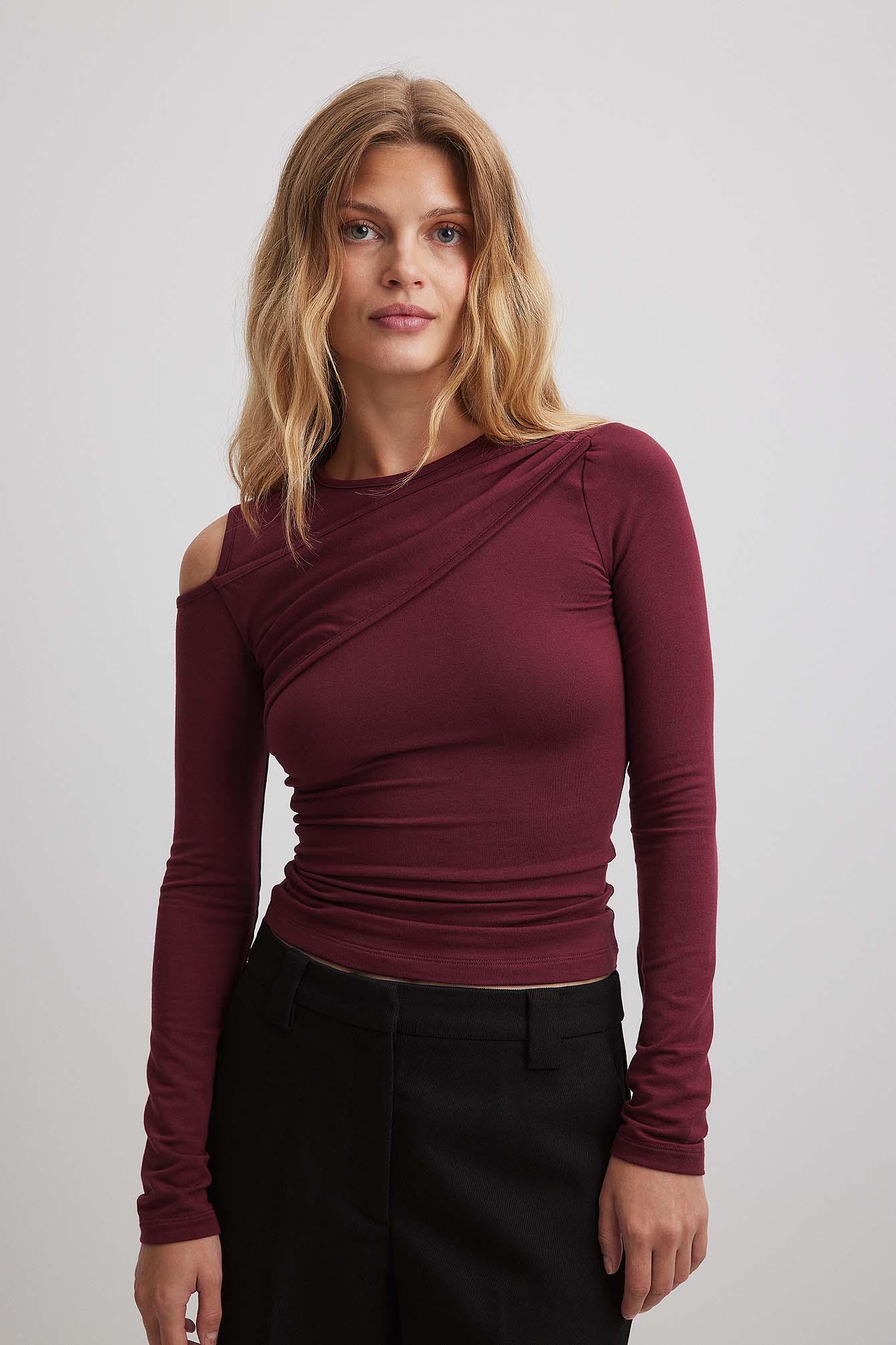 Vila brushed long sleeve crop top with strapping detail in red