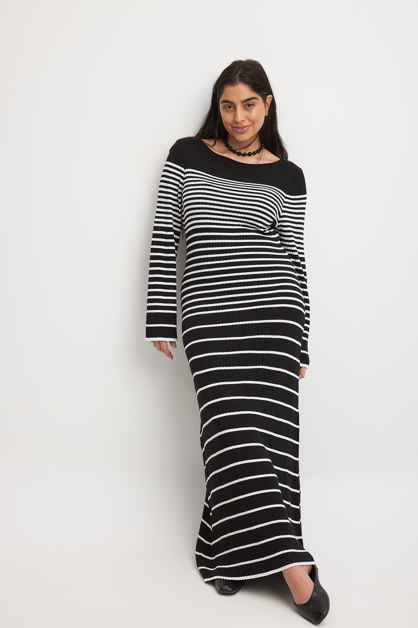 NA-KD Fein gestricktes, gestreiftes Midikleid - Stripe