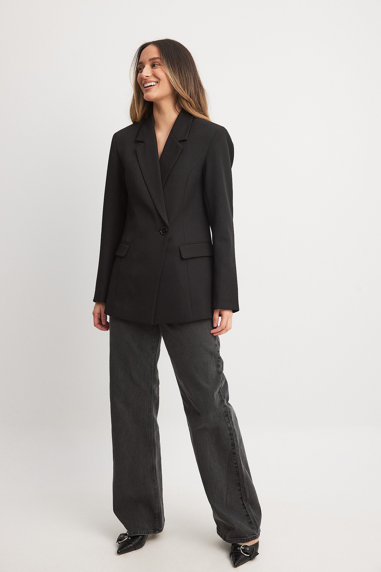 NA-KD Taillierter Blazer - Black