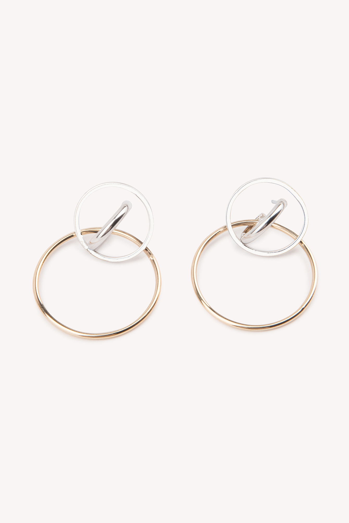 interlinking-open-hoop-earrings-silver-na-kd