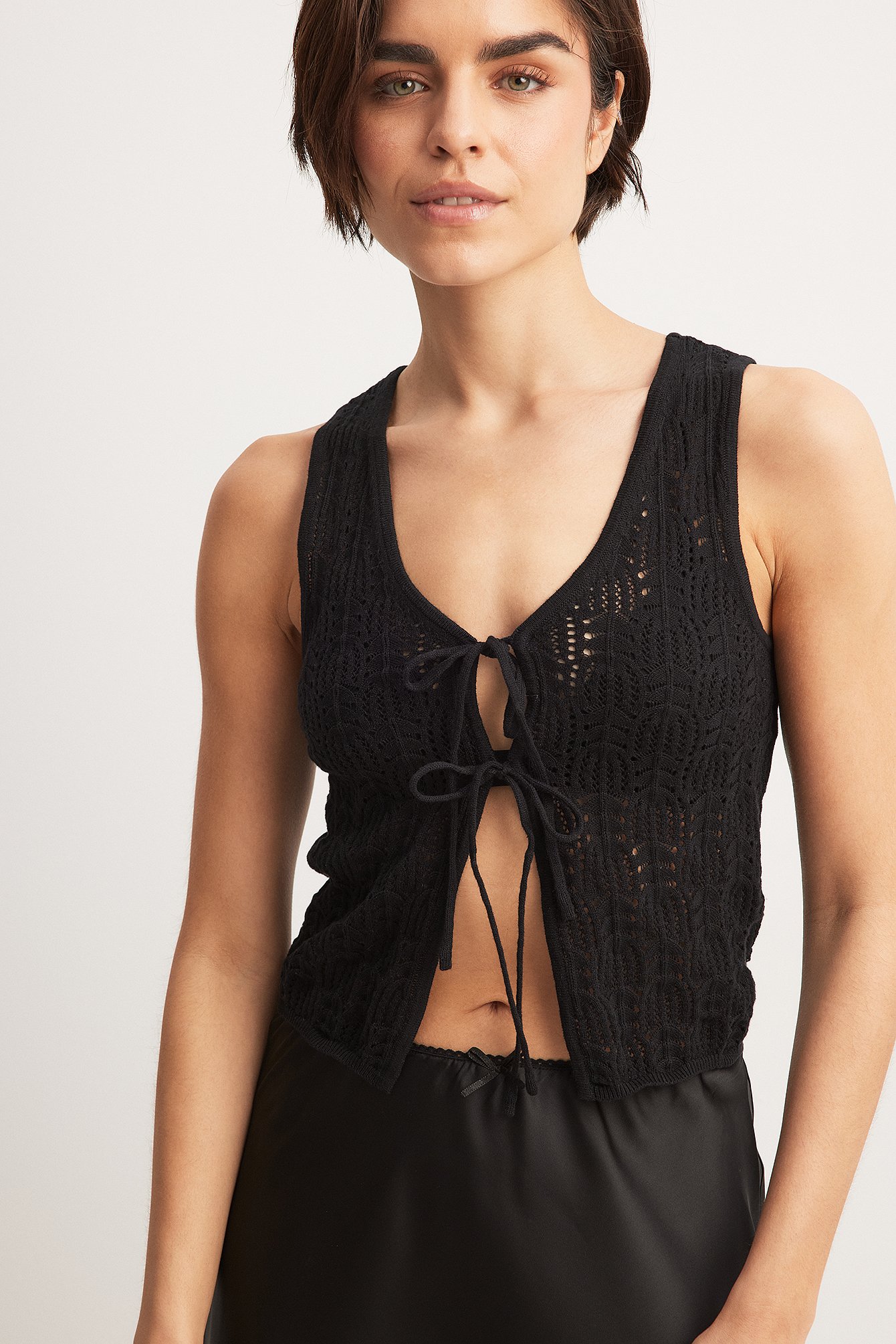 Knitted Crochet Vest - Black