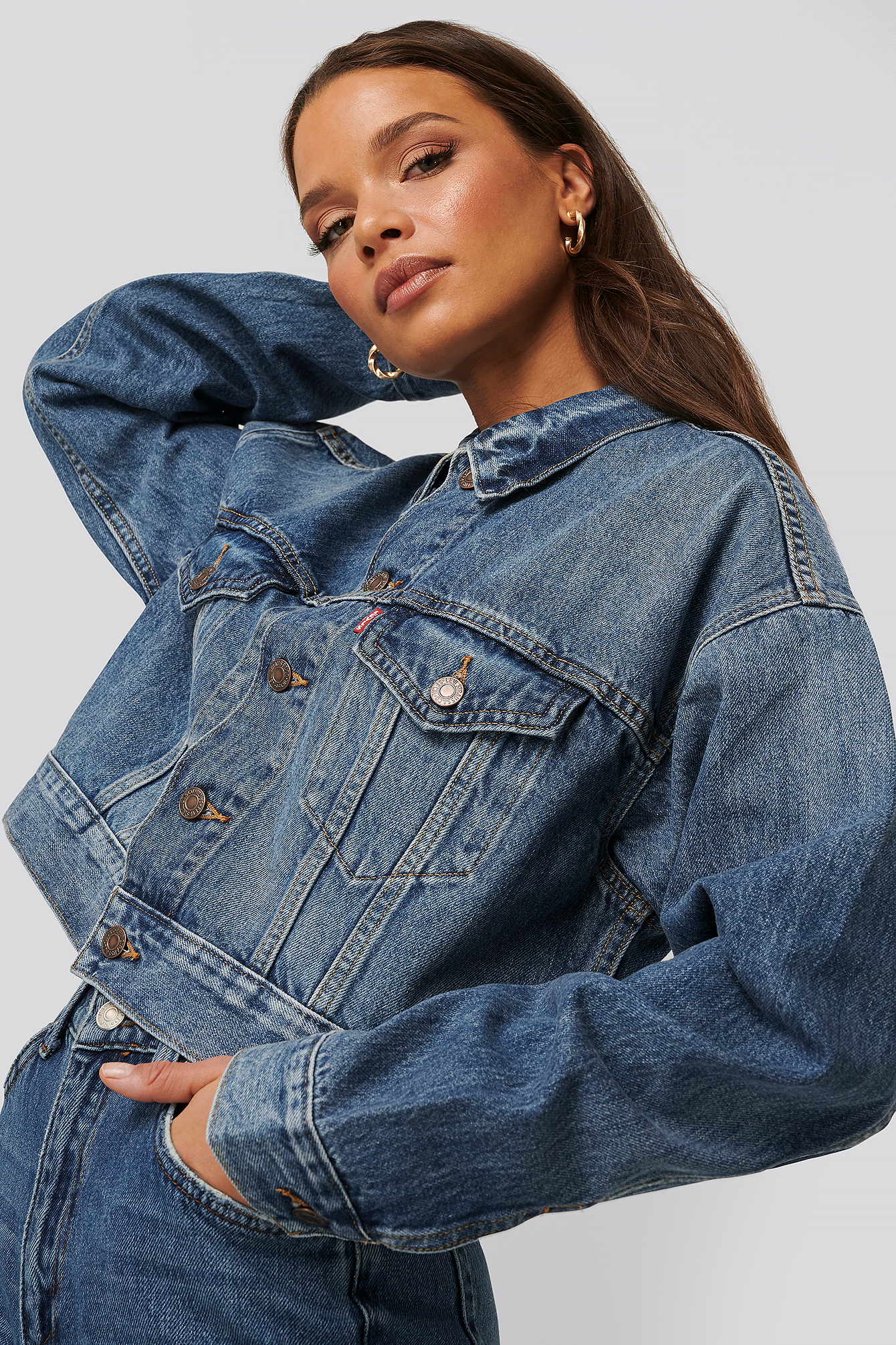 jaket levis crop oversize