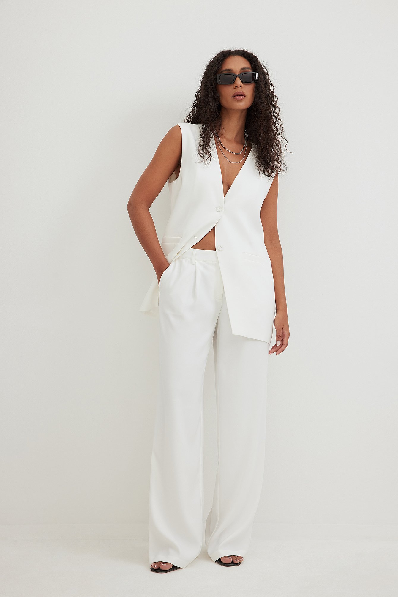 Low Waisted Straight Trousers White | NA-KD