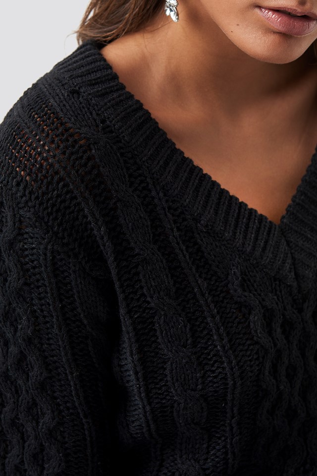 Cropped Cable Knit Sweater Black