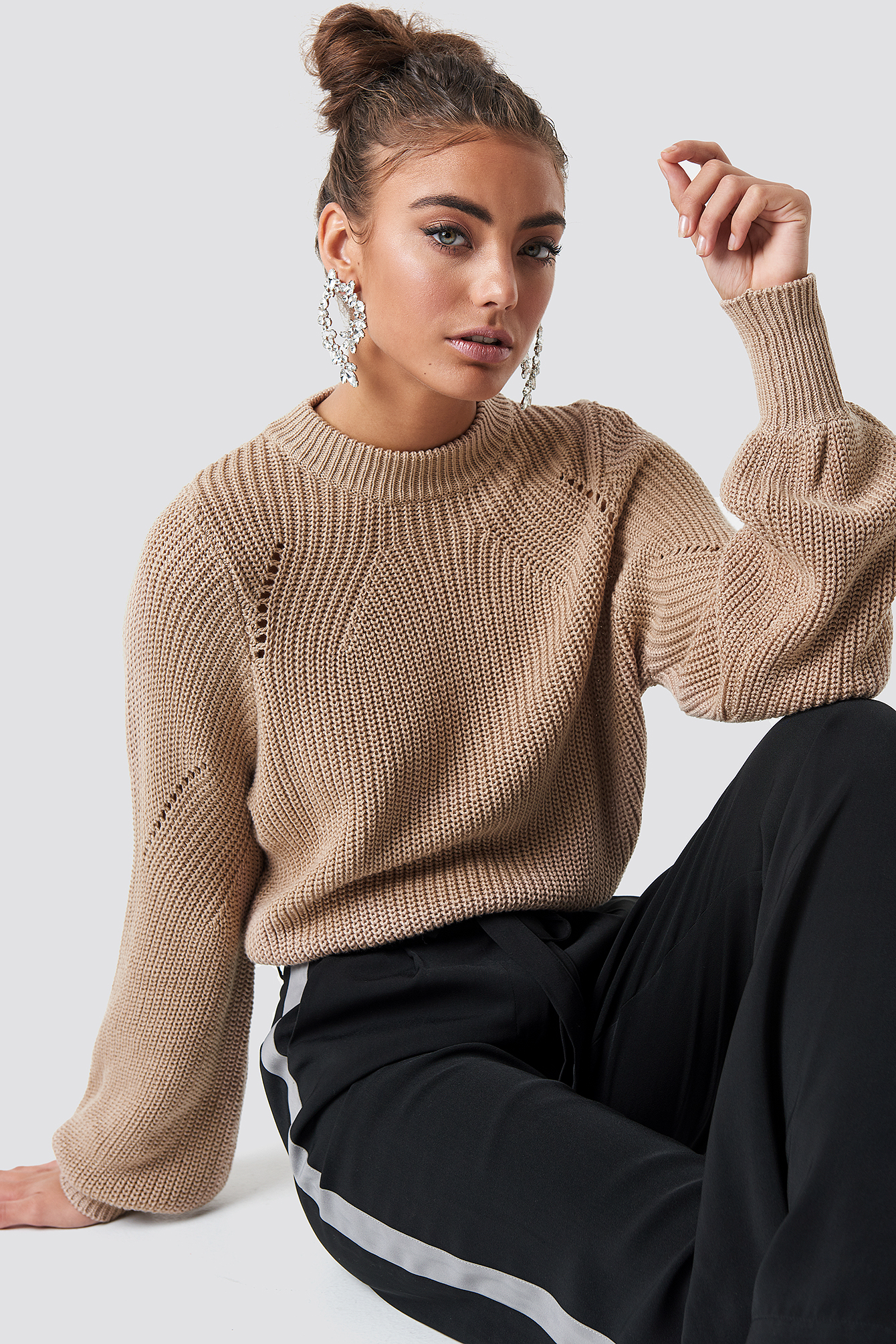 Round Neck Sweater Beige Na