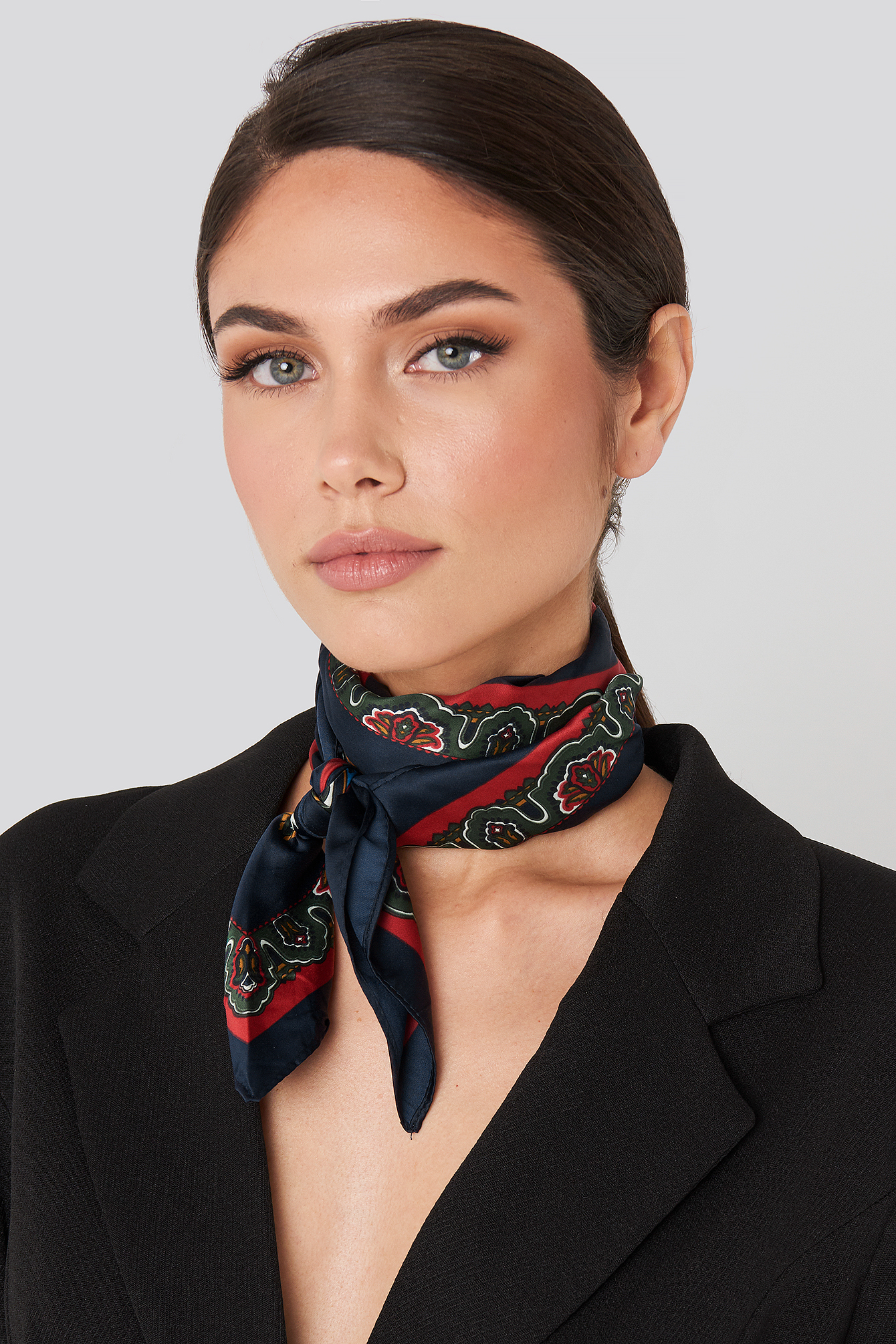 Nova Neck Scarf Mehrfarbig Na Kd Com   Mango Nova Neck Scarf 1587 000925 2036 01l 