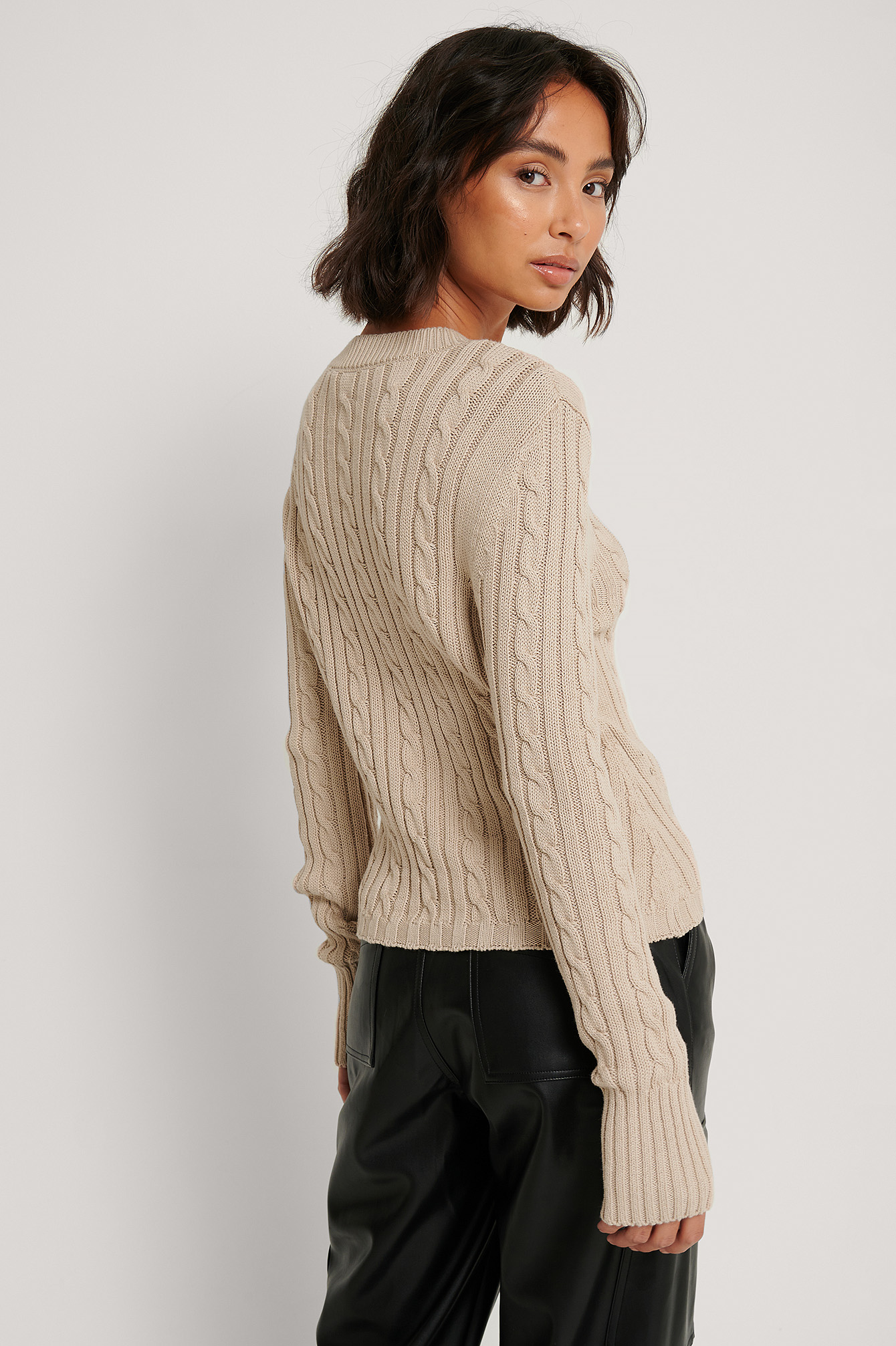 Cable Knit Round Neck Sweater Beige | na-kd.com