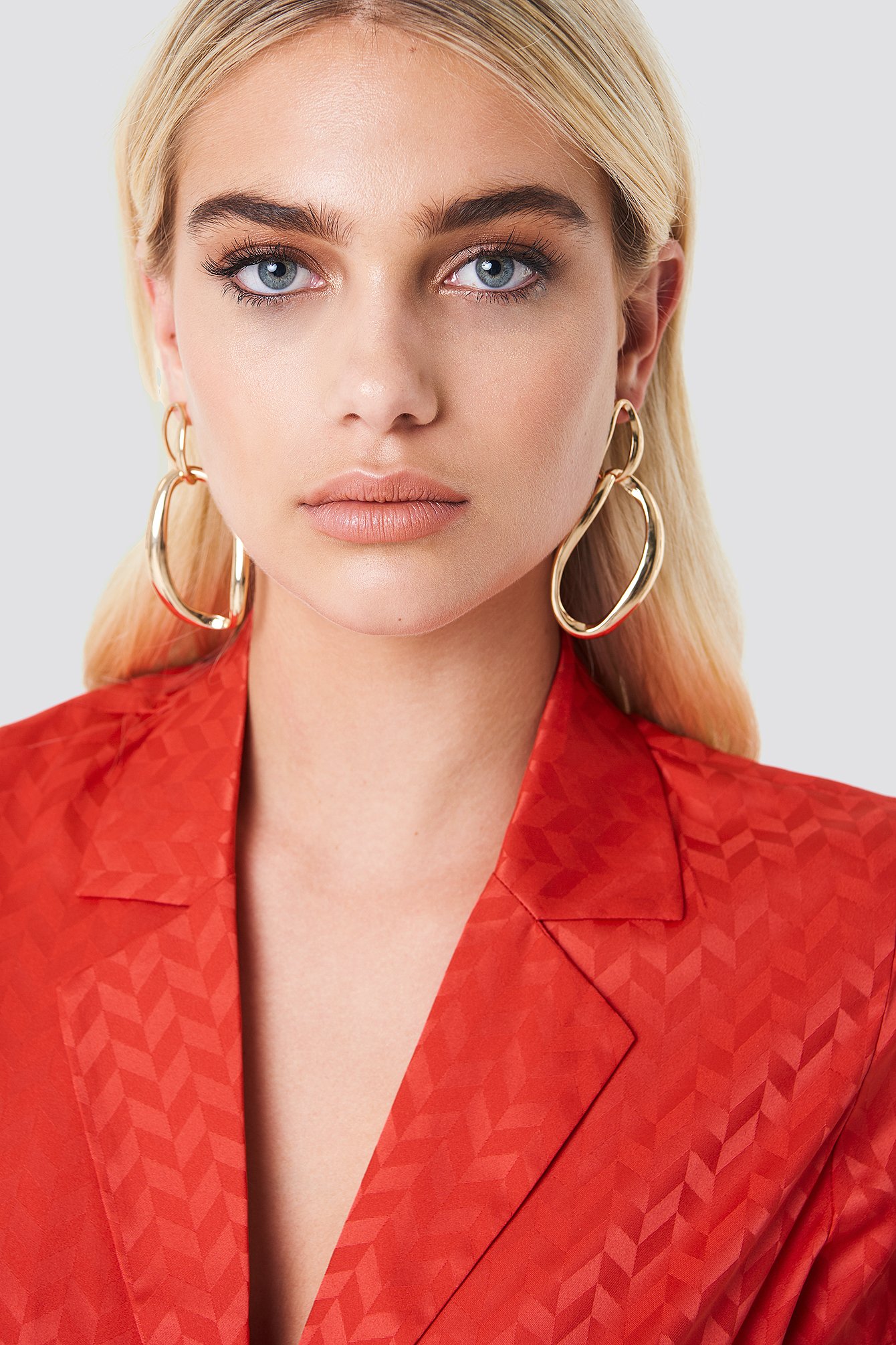 asymmetric-hoop-earrings-gold-na-kd