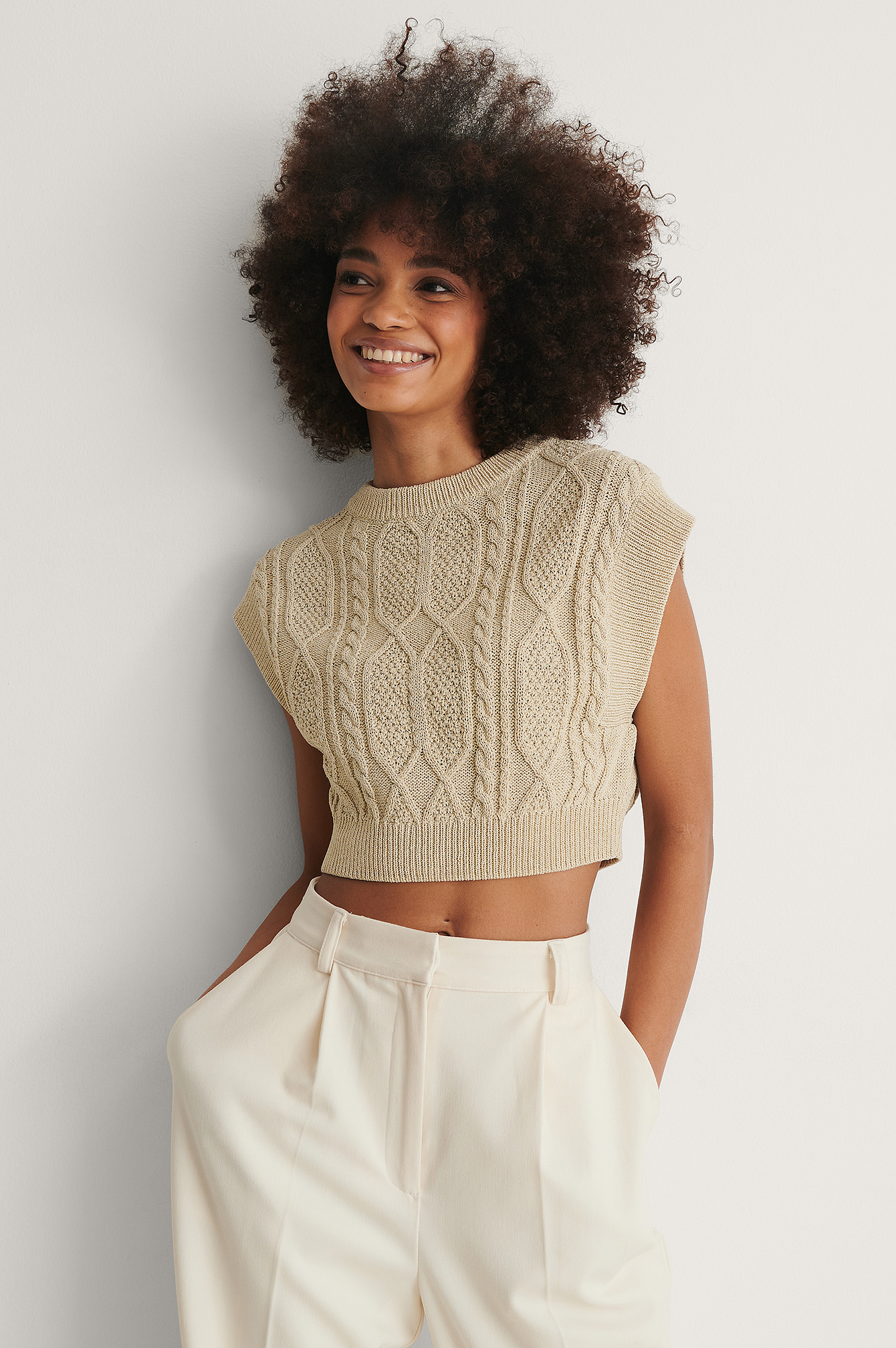 Cable Knitted Cropped Vest Beige