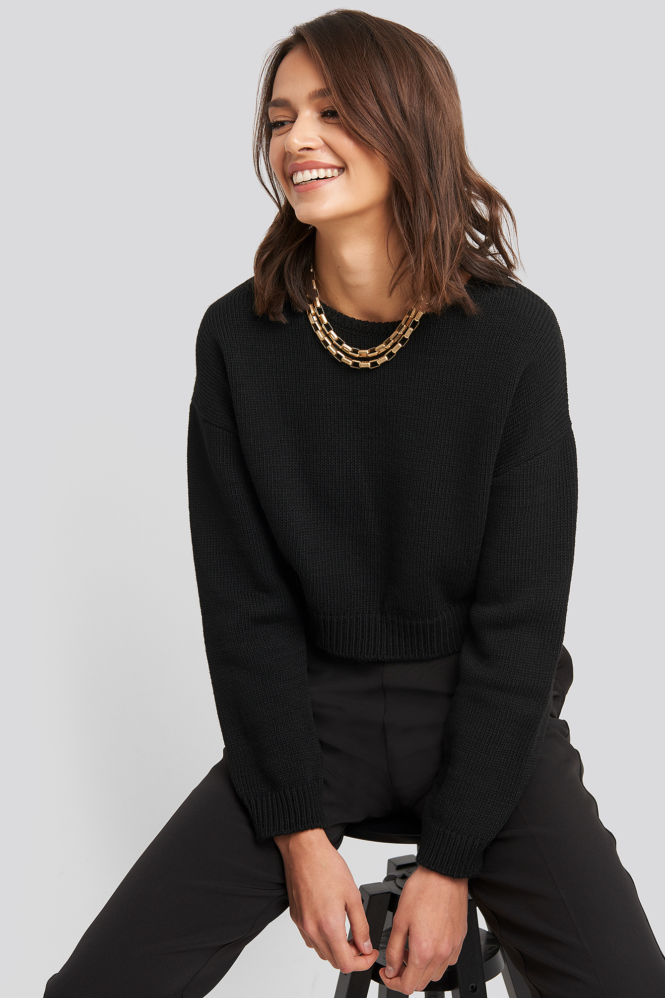 Cropped Round Neck Knitted Sweater Black | na-kd.com