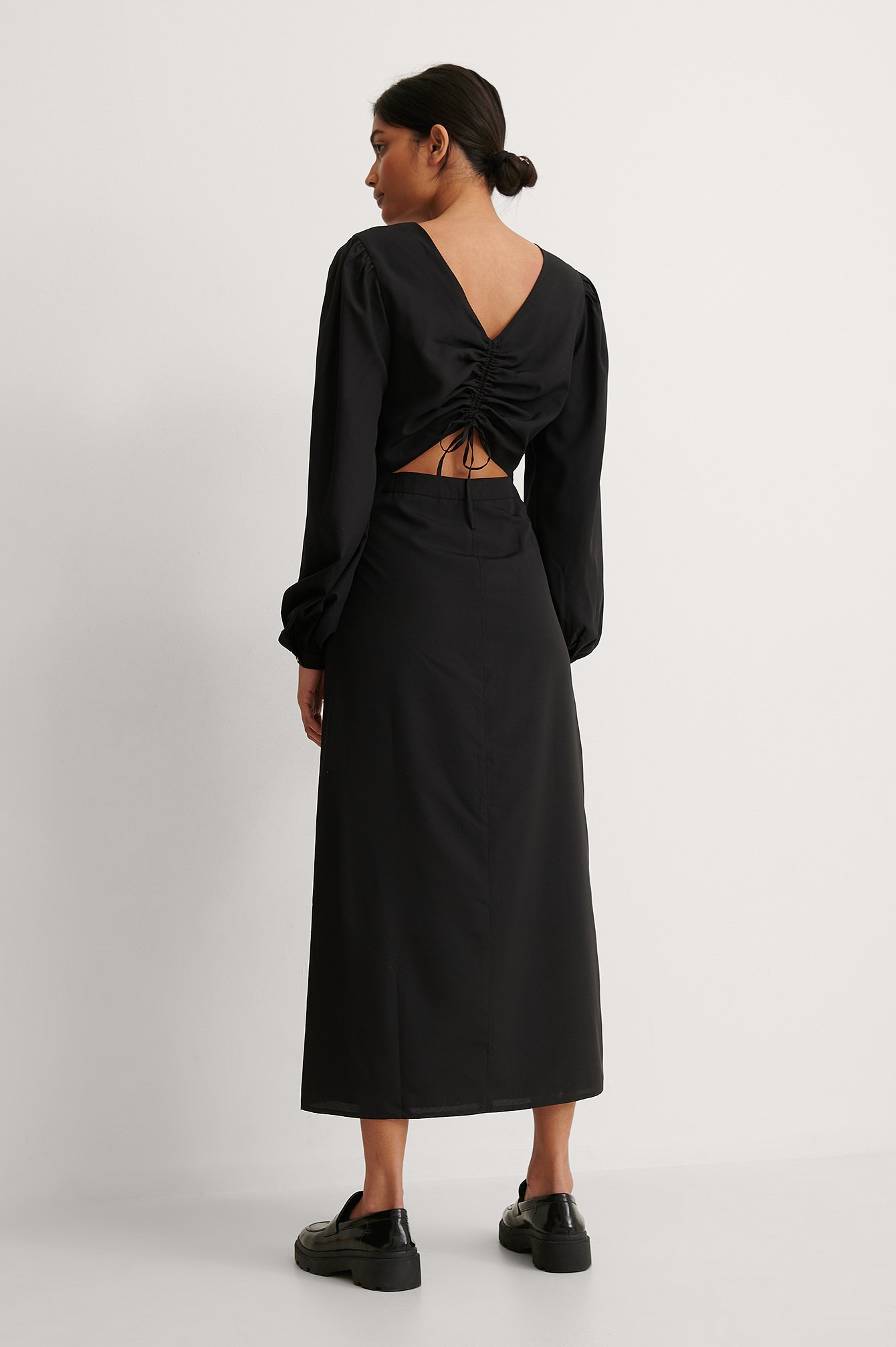 Cut Out Long Sleeve Midi Dress Black | na-kd.com