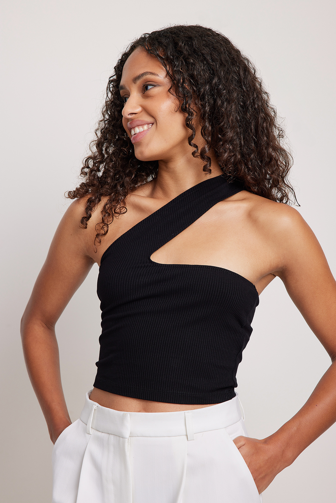 Cut Out Ribbed Singlet Black | na-kd.com