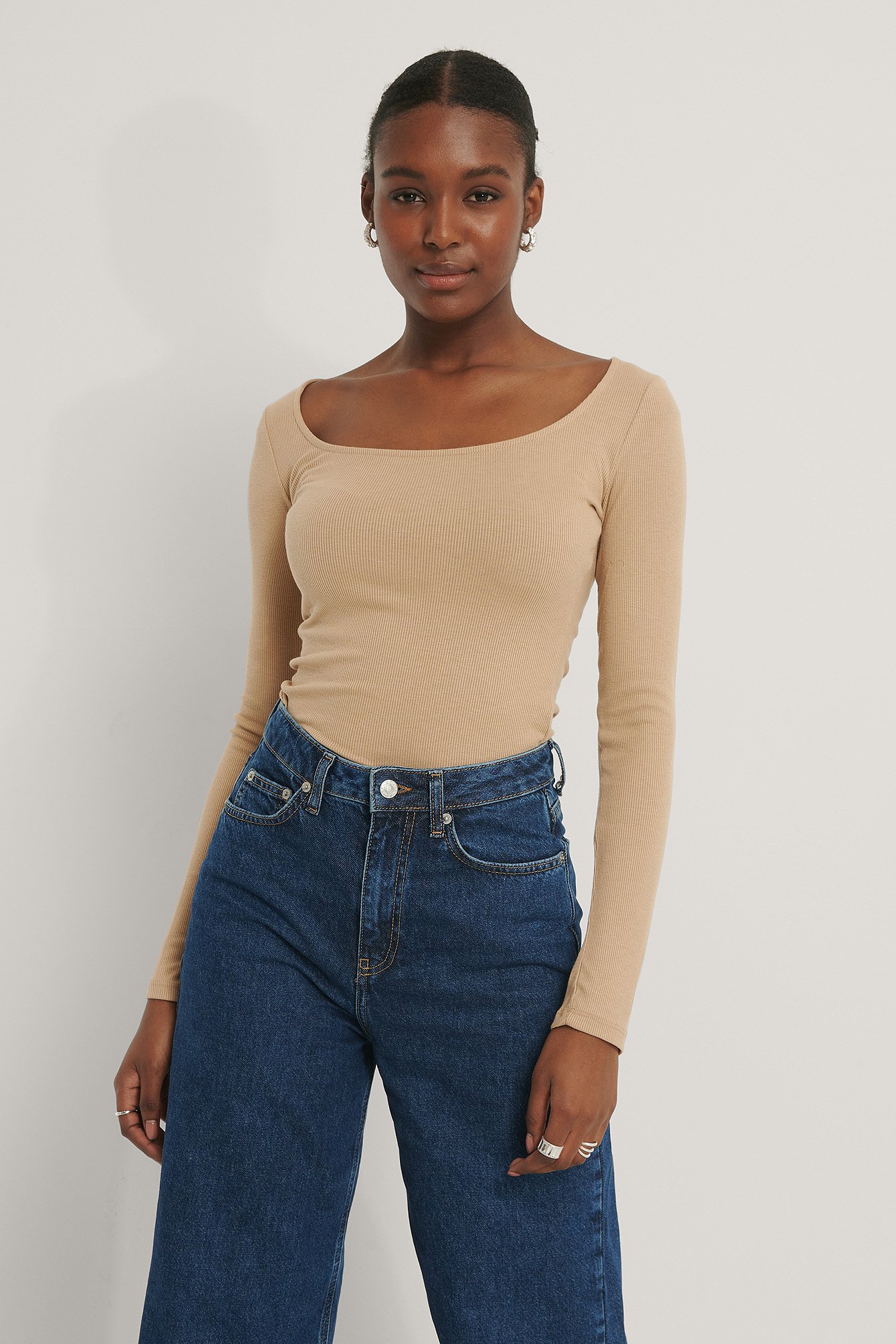 Deep Round Neck Ribbed Top Beige | na-kd.com