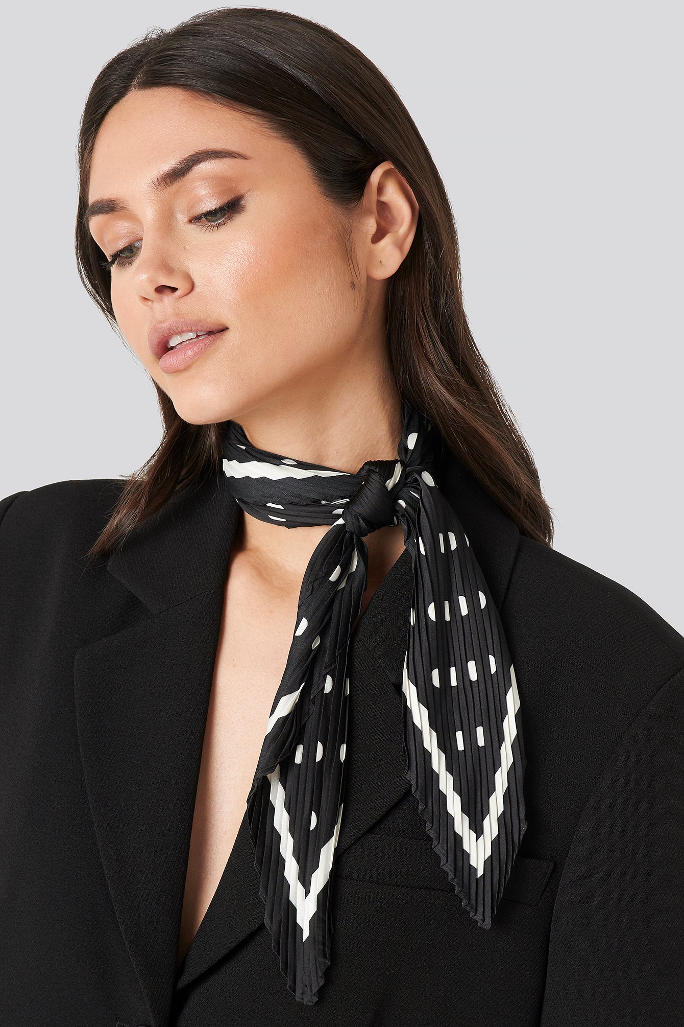 Dotted Textured Scarf Black | NA-KD