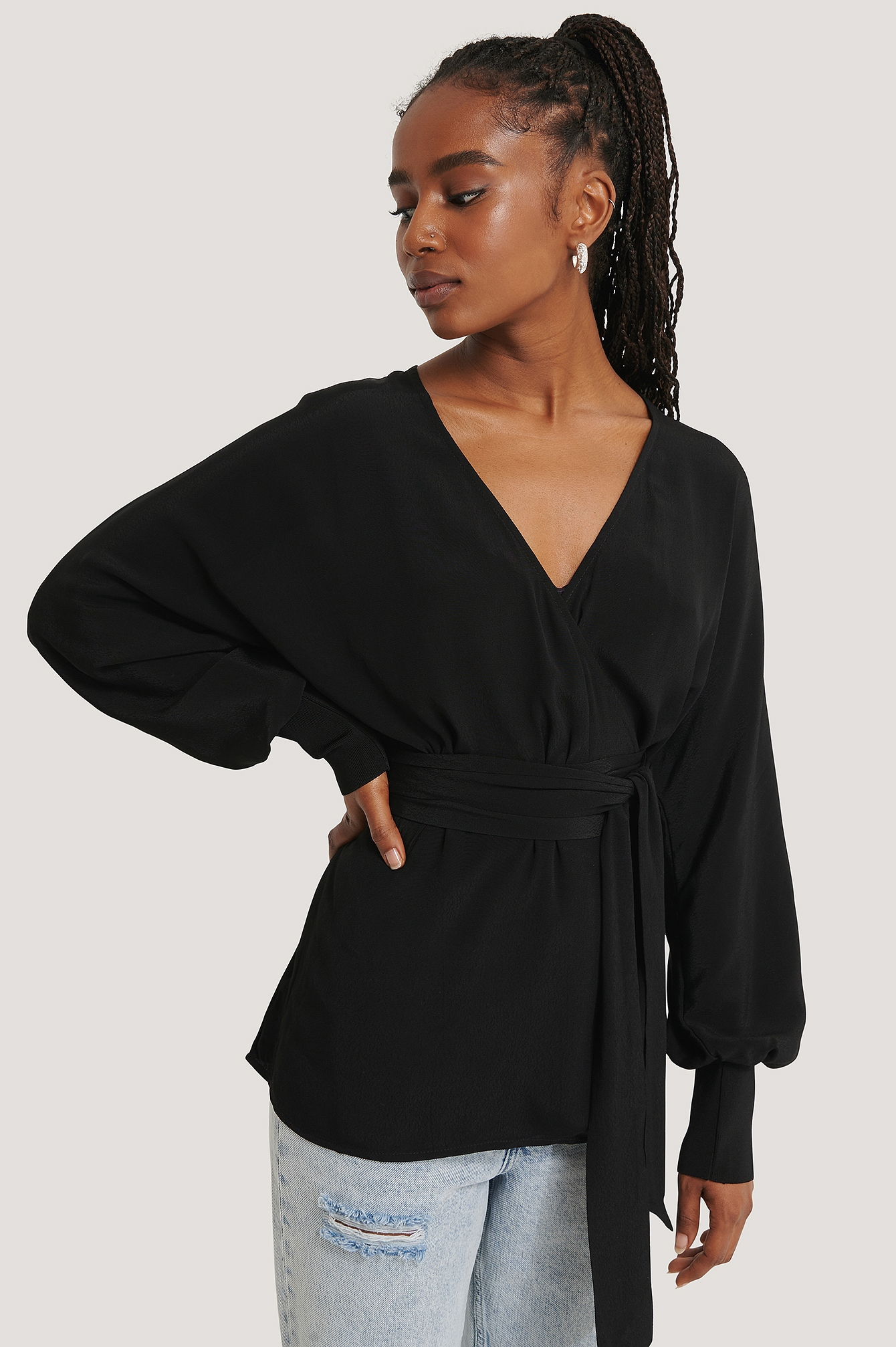 Flowy Overlap Blouse Black | na-kd.com