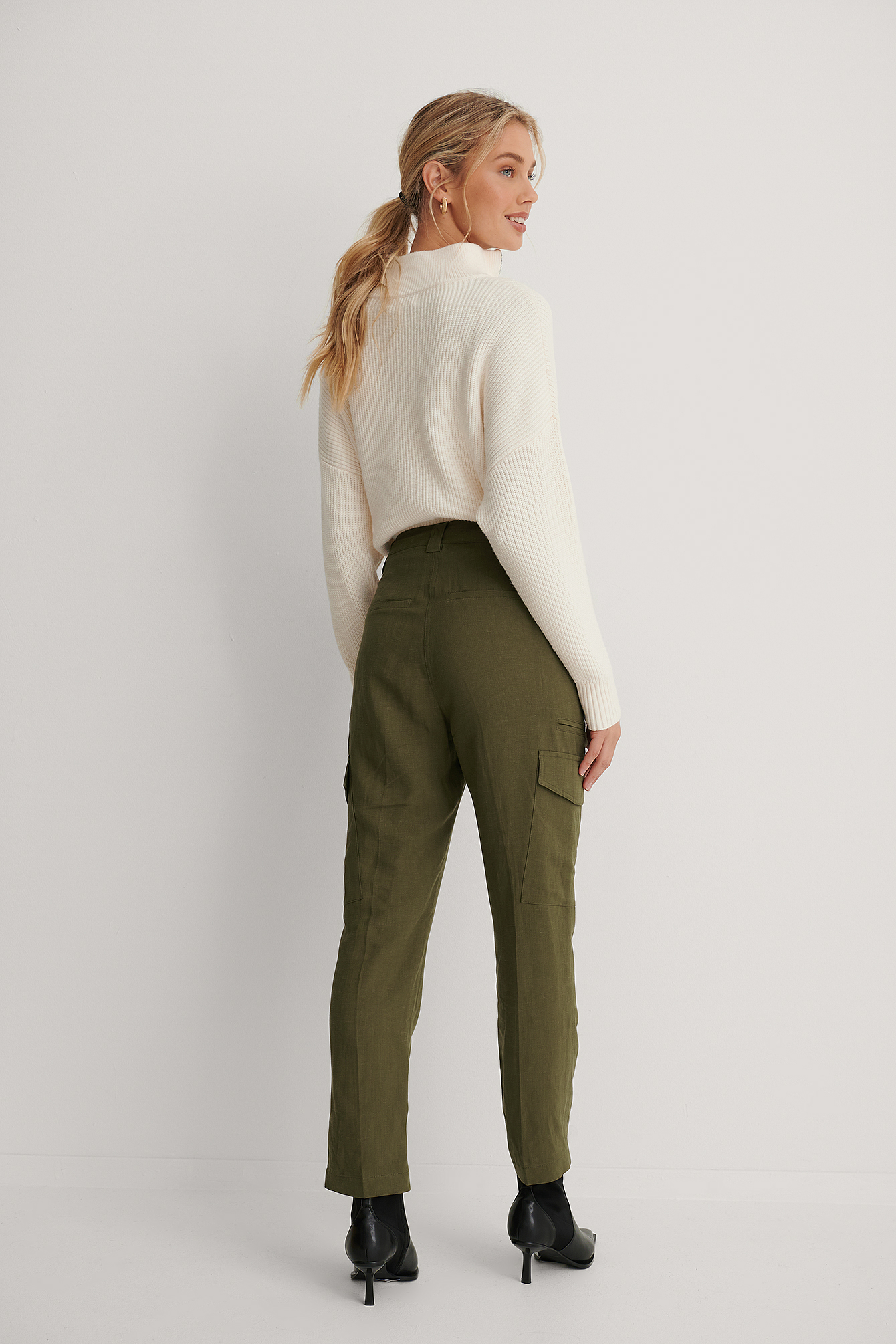 NA-KD Linen Cargo Pants in beige-Neutral