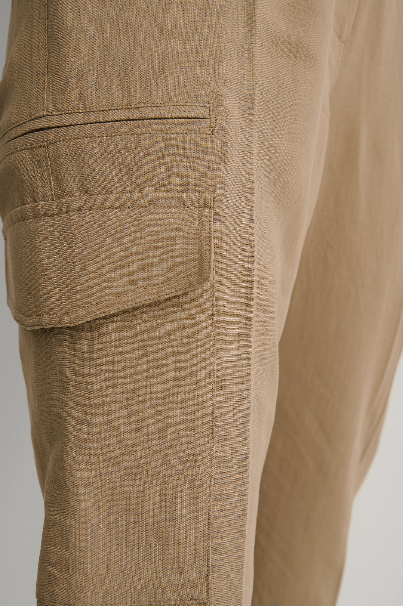 NA-KD Linen Cargo Pants in beige-Neutral