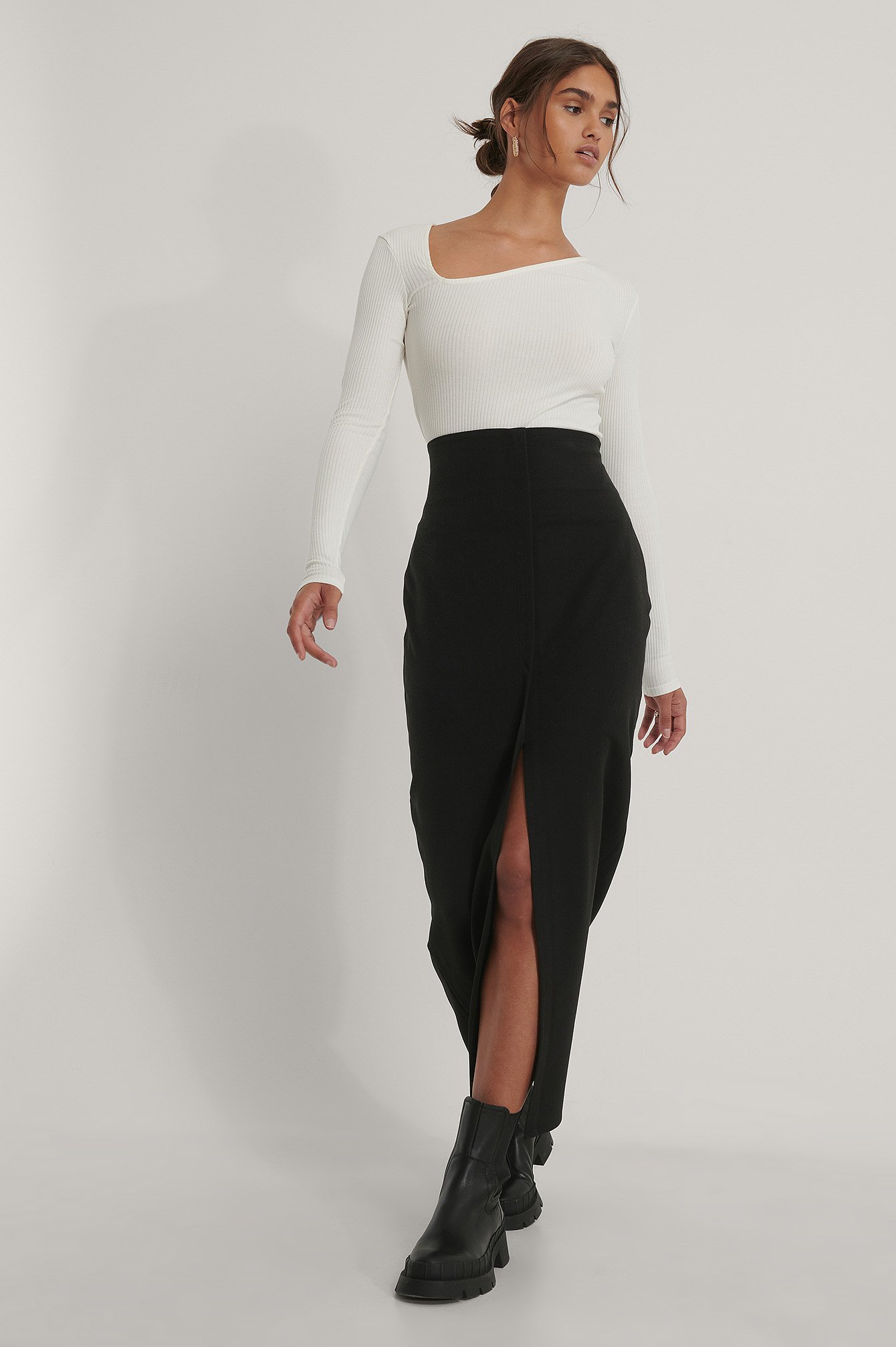 Black side hotsell split maxi skirt