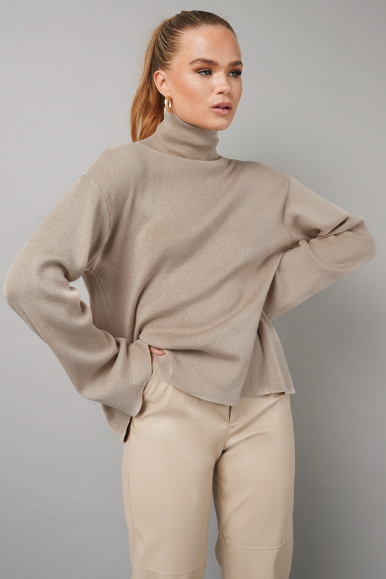 High Collar Open Back Knitted Sweater Beige | NA-KD