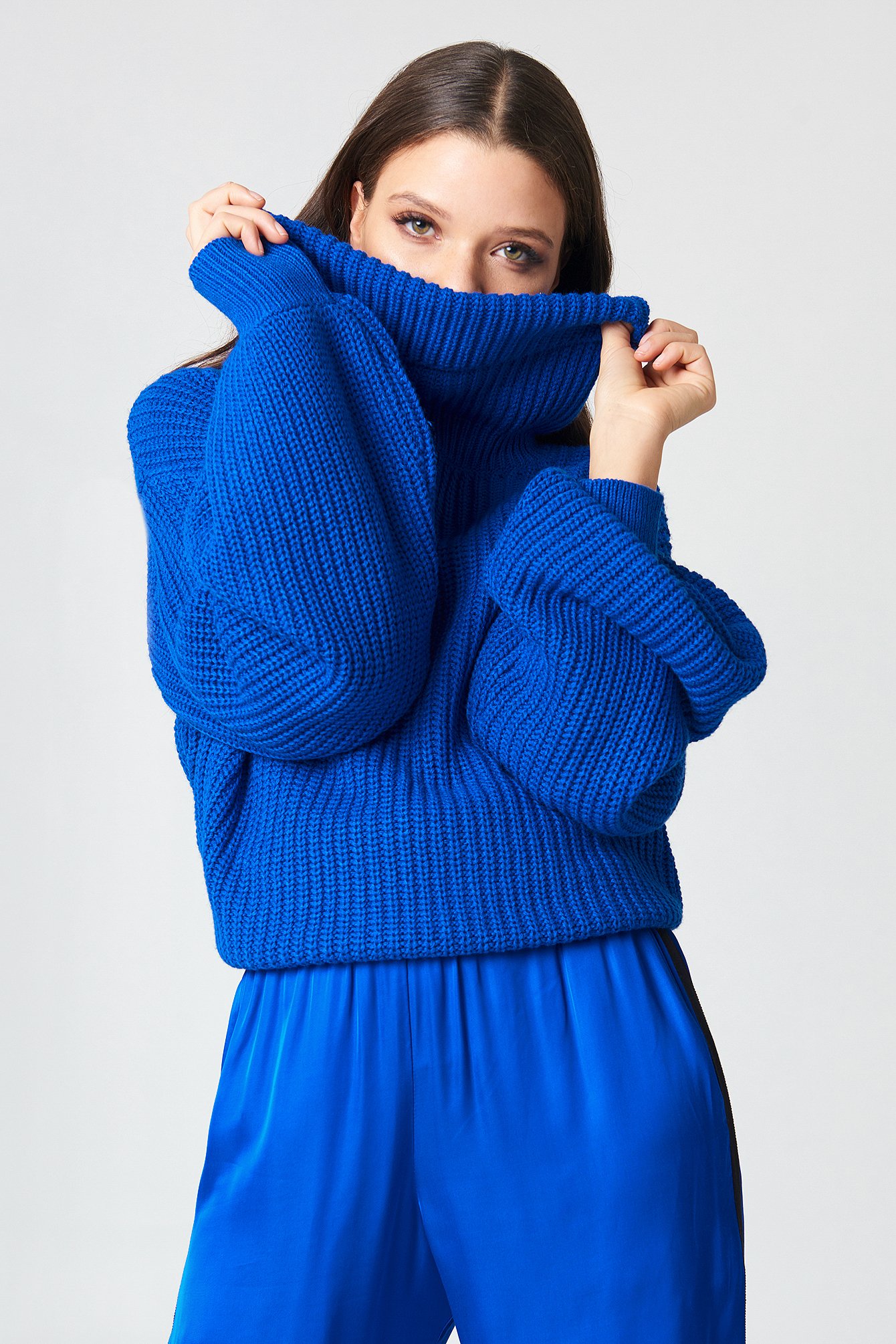 high-neck-oversized-knitted-sweater-blue-na-kd