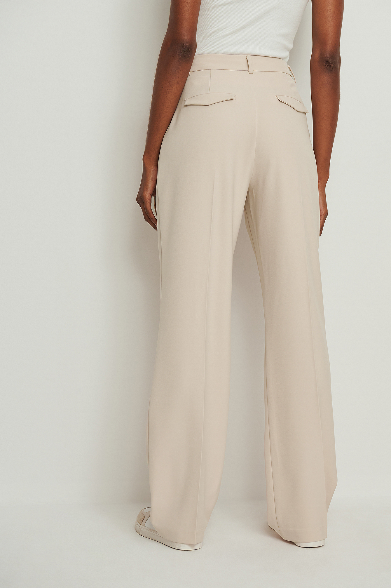 Made Suits® Sartorial Tailor — High-Waisted Trousers Flatter Every