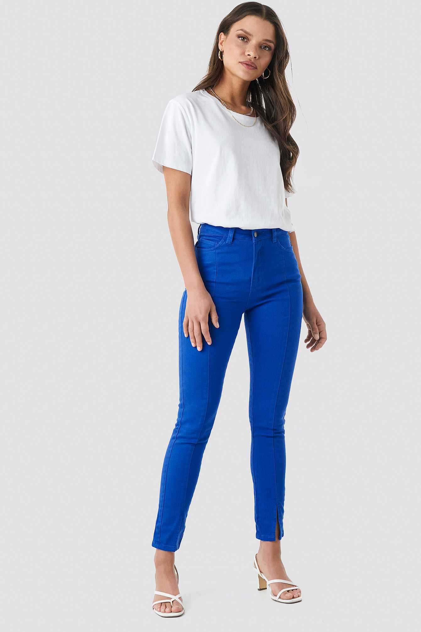 bottom slit jeans