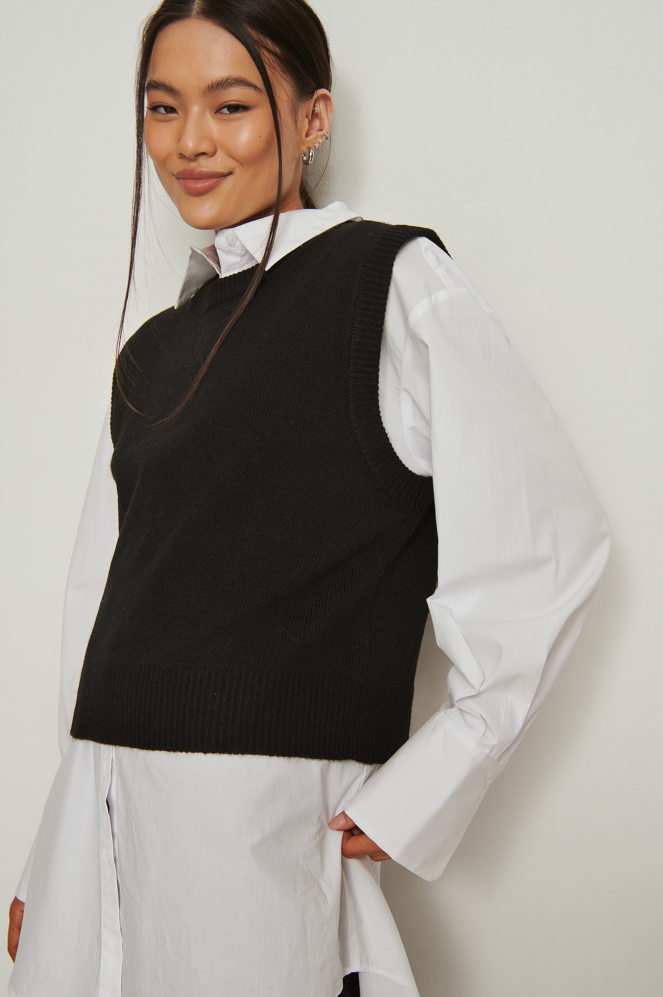 Knitted Round Neck Vest Black | na-kd.com