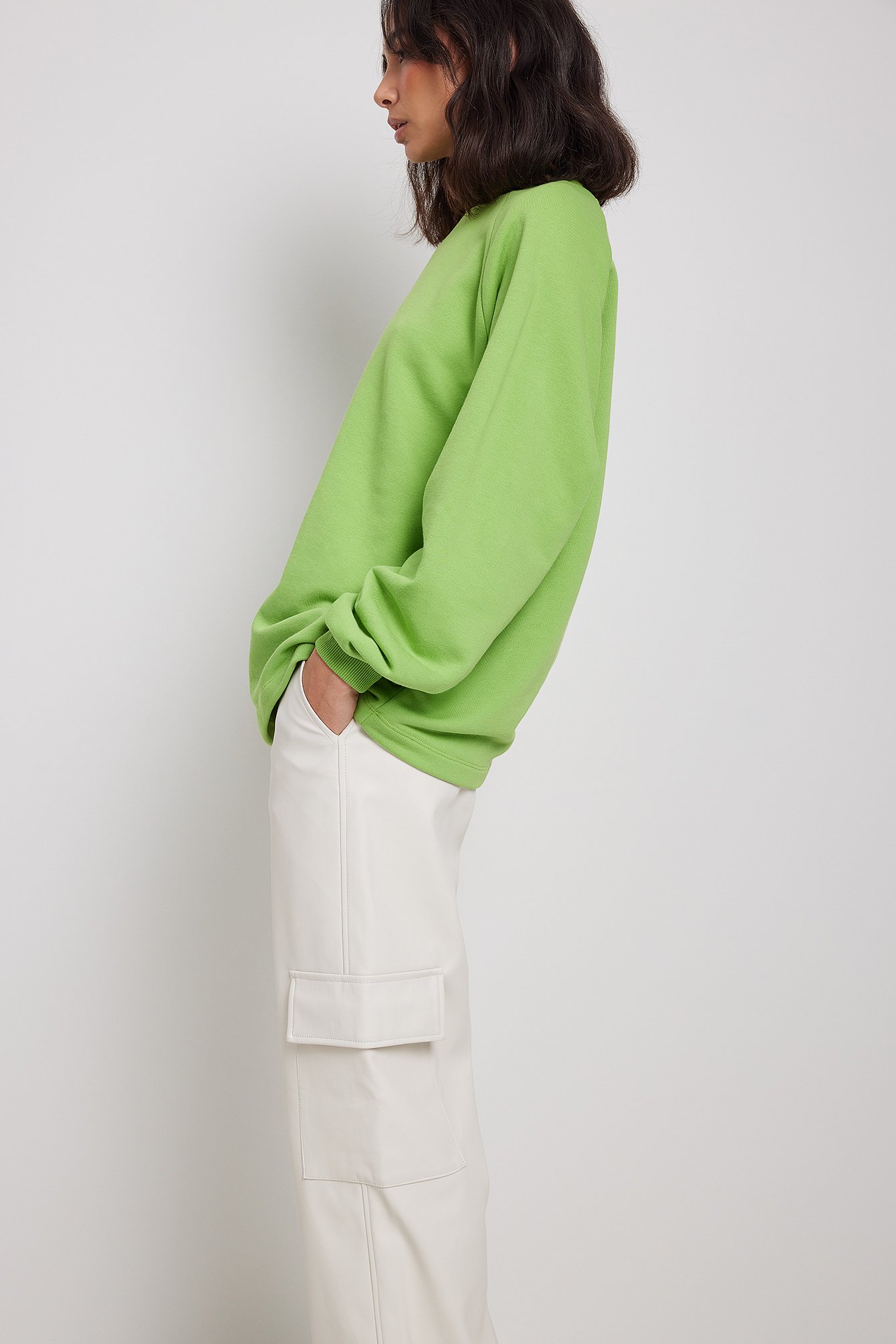 Langer Basic-Pullover NA-KD Grün 