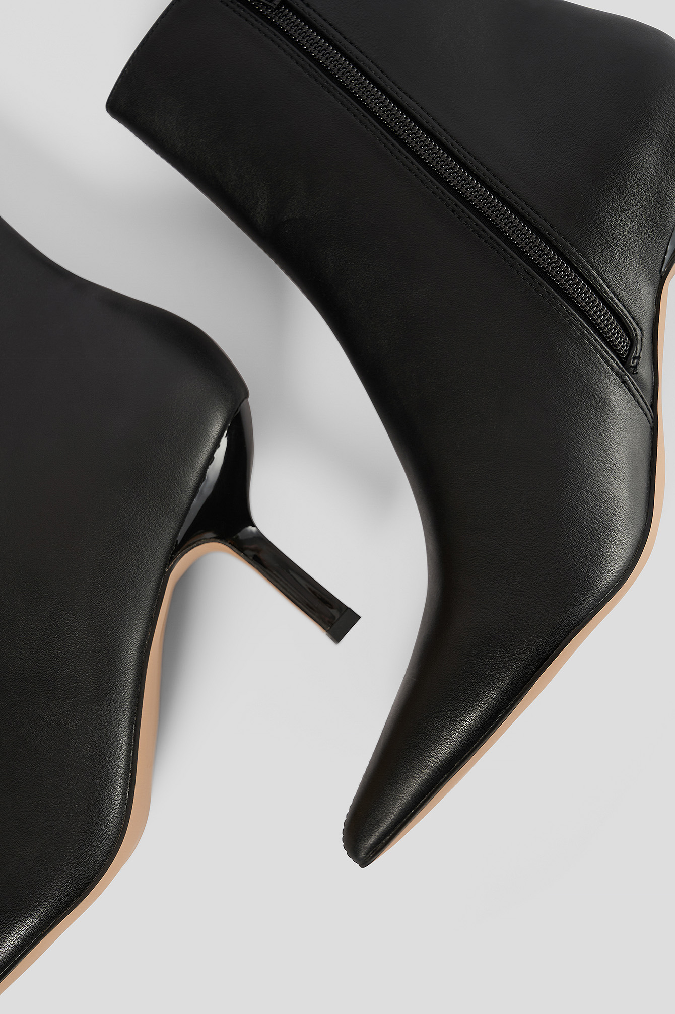 smooth leather platform chelsea boots