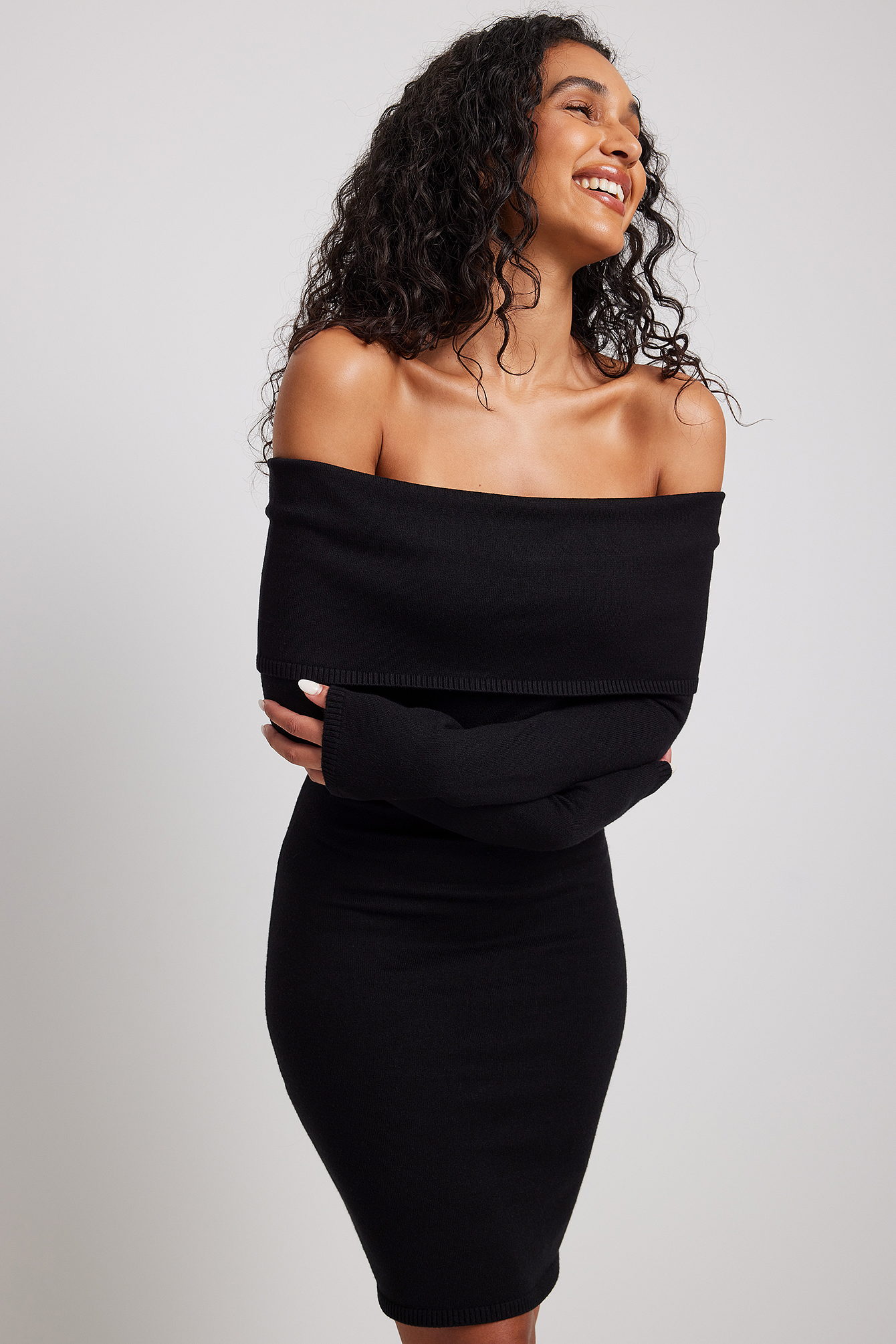 ontvangen adverteren koud Off-shoulder mini-jurk Zwart | NA-KD