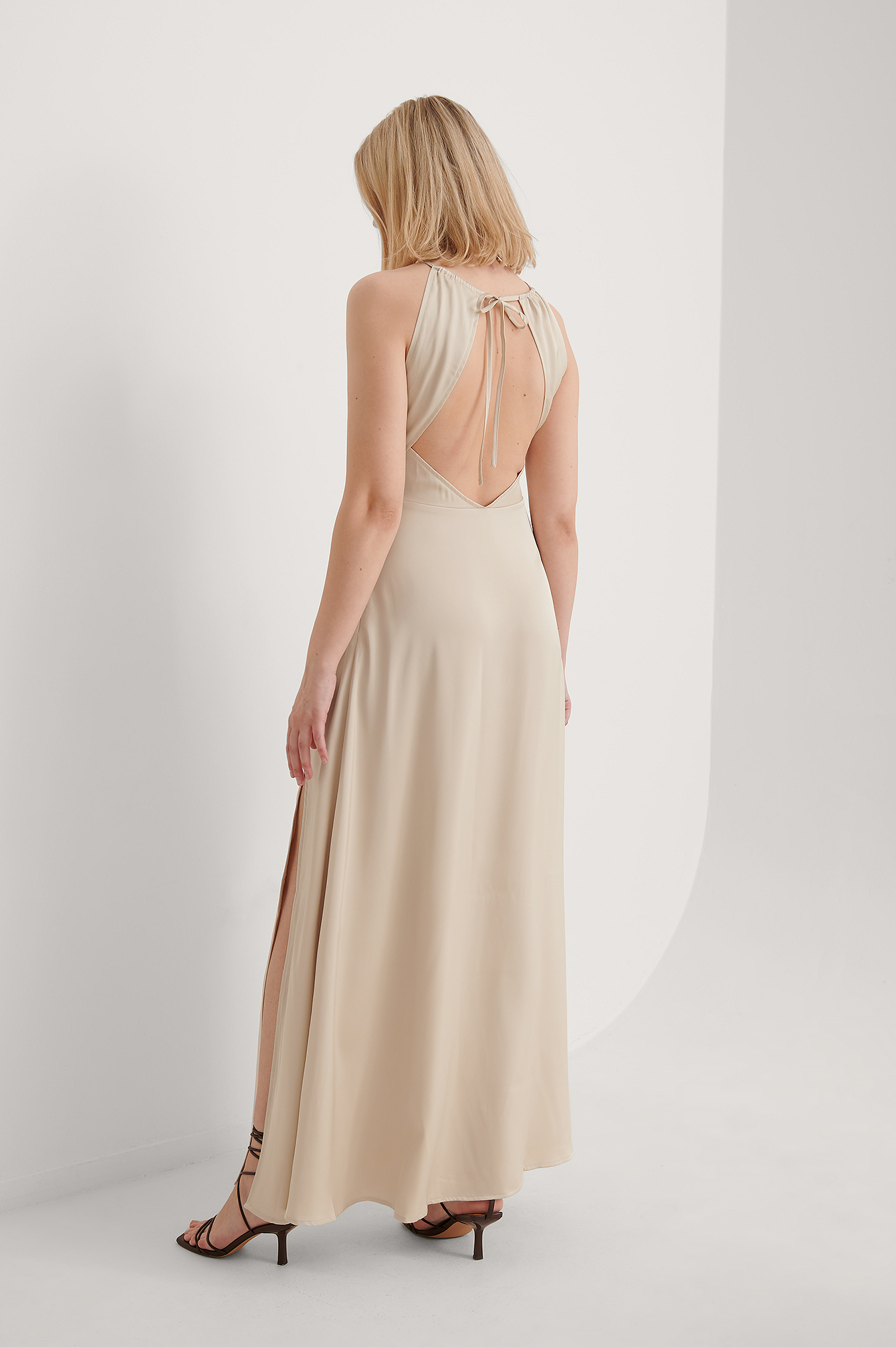 NA-KD OPEN BACK - Maxi dress - beige - Zalando.de