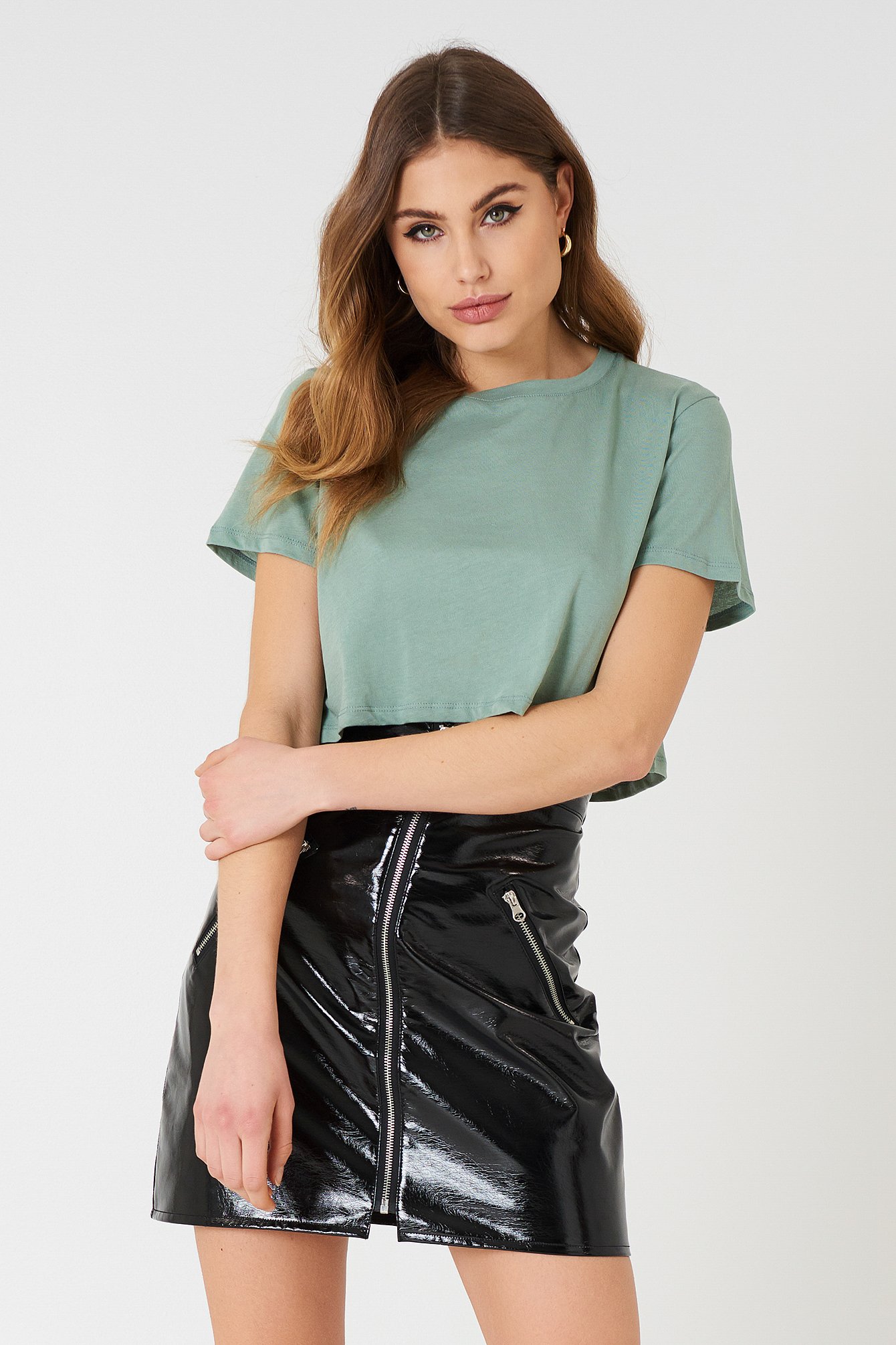 green cropped tee