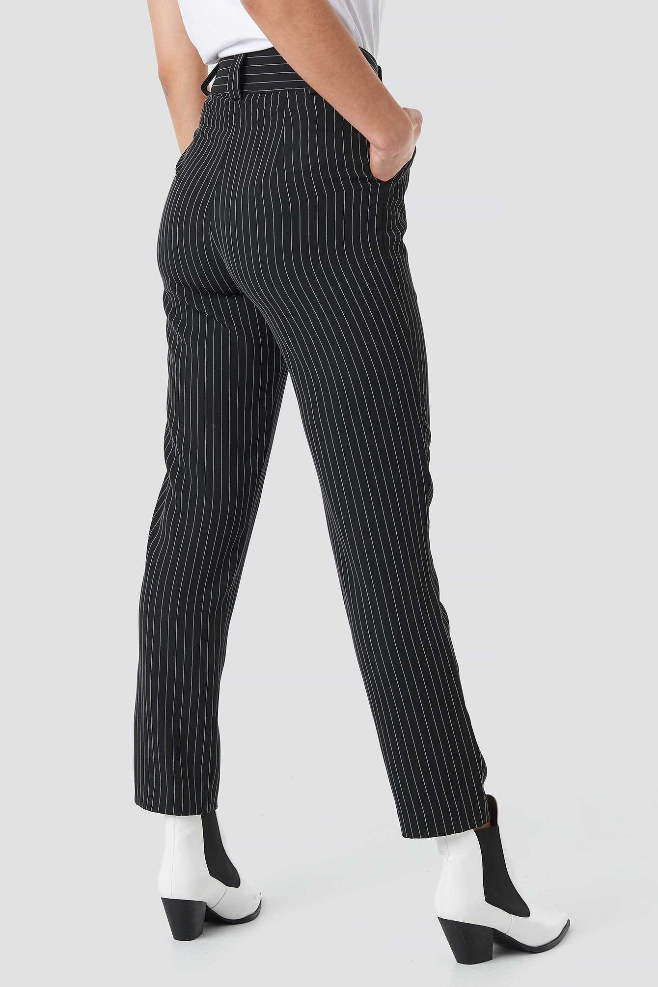 Oltre PINSTRIPED CIGARETTE - Trousers - beige - Zalando.de