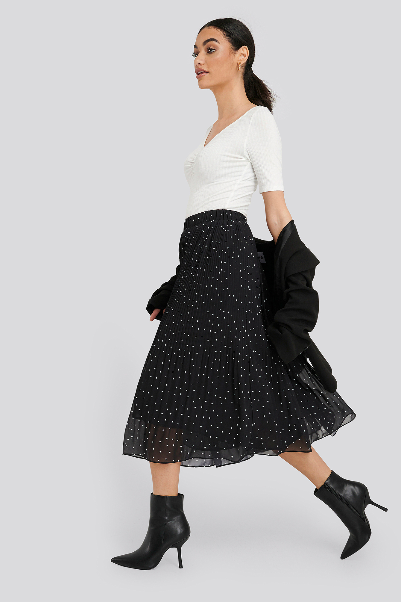 Pleated Dotted Skirt Black | NA-KD