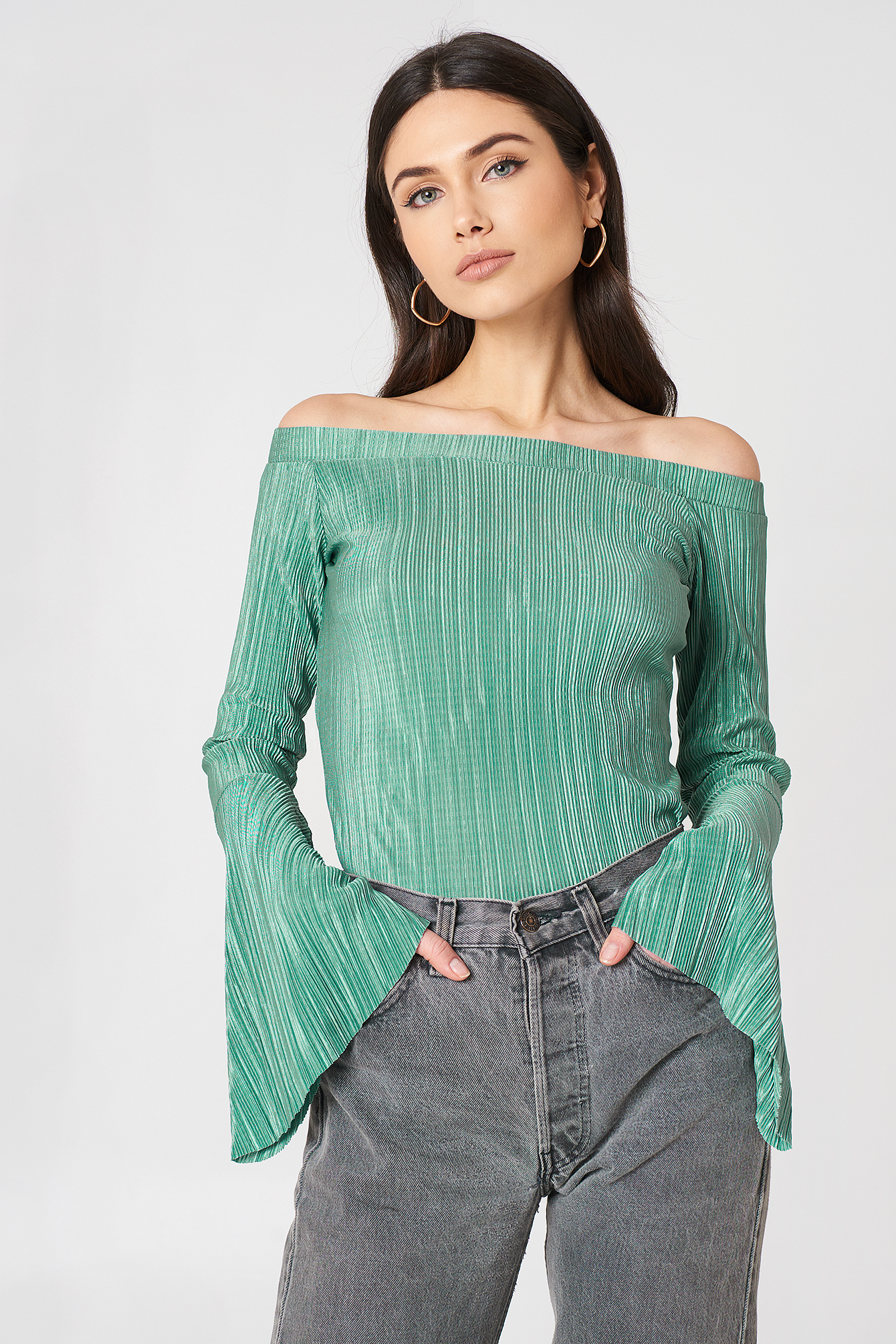 Pleated Off Shoulder Top Green | NA-KD