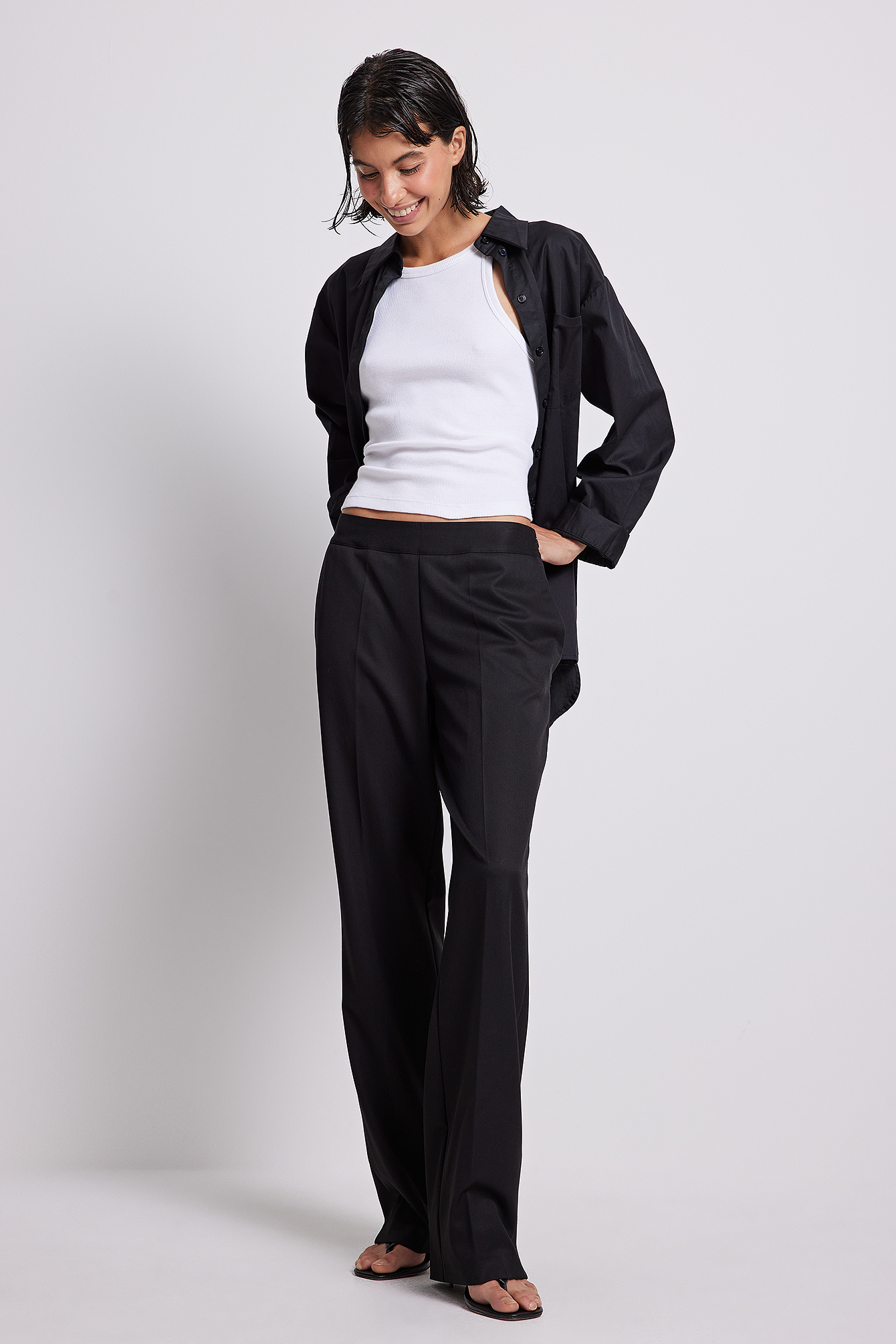 Low waist wide leg tailored trousers - Black - Monki