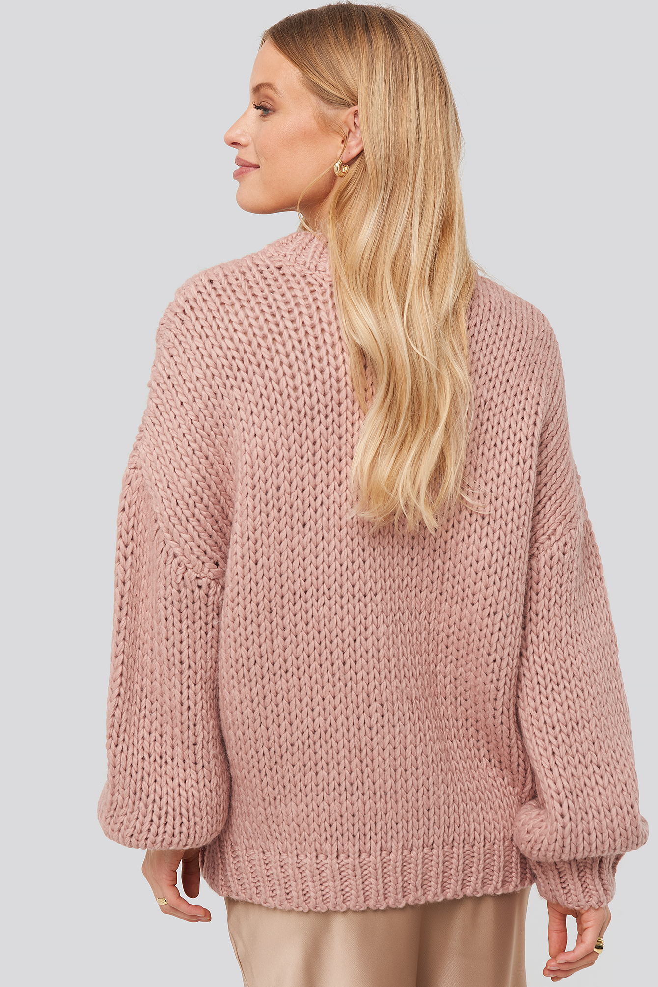 Round Neck Heavy Knitted Cable Sweater Pink