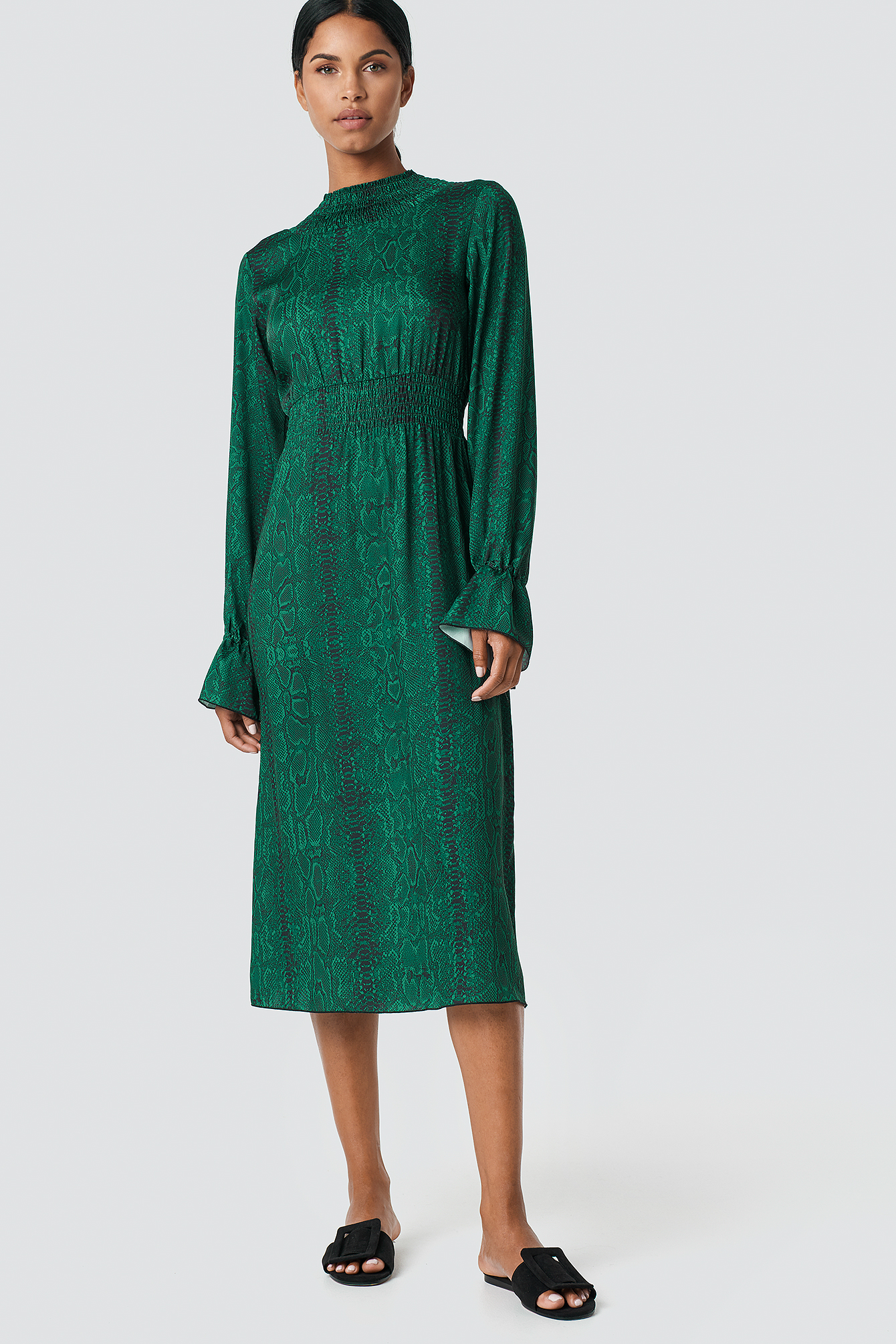 Ruched Detail Midi Dress Green | NA-KD