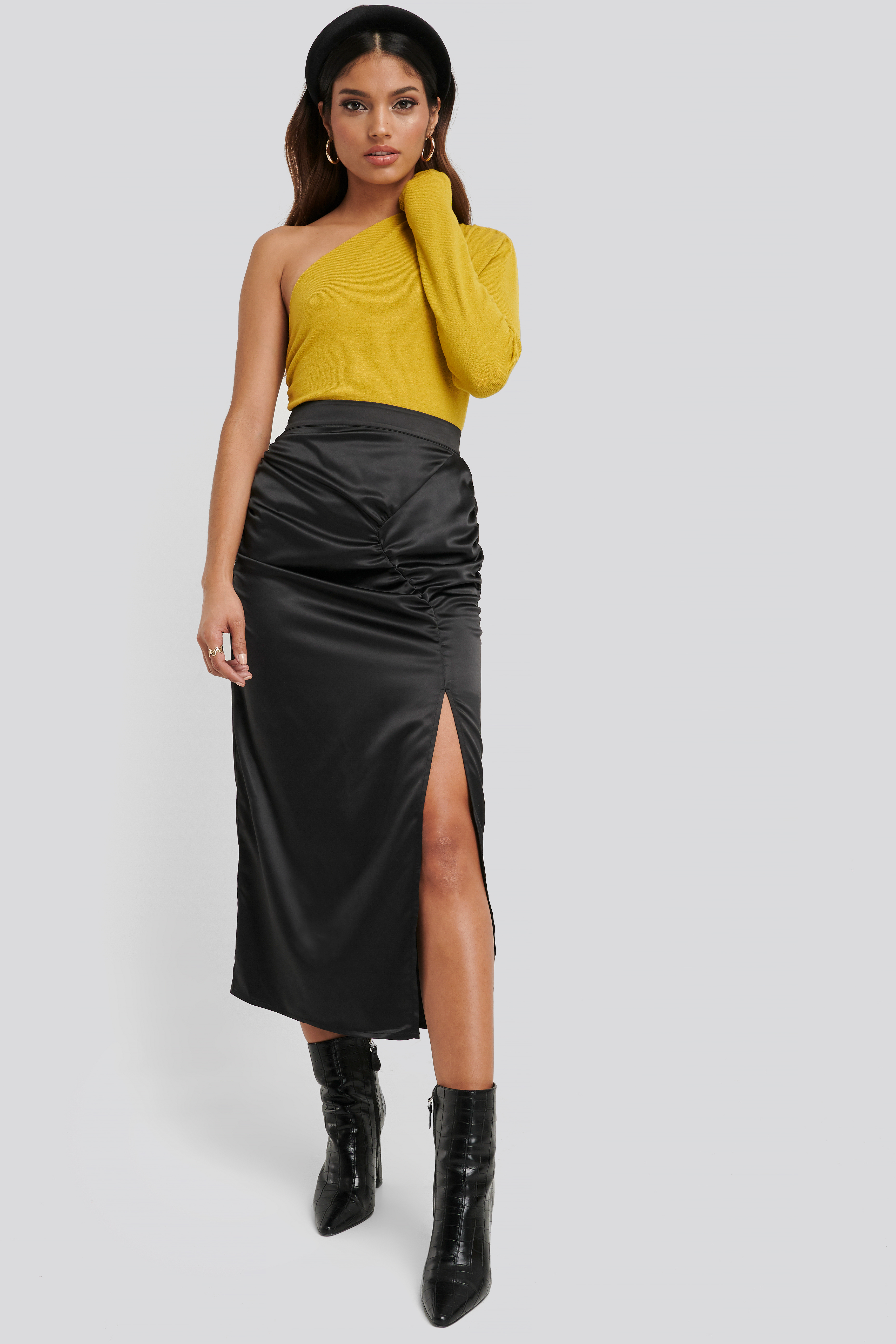 Side Split Draped Skirt Black | NA-KD