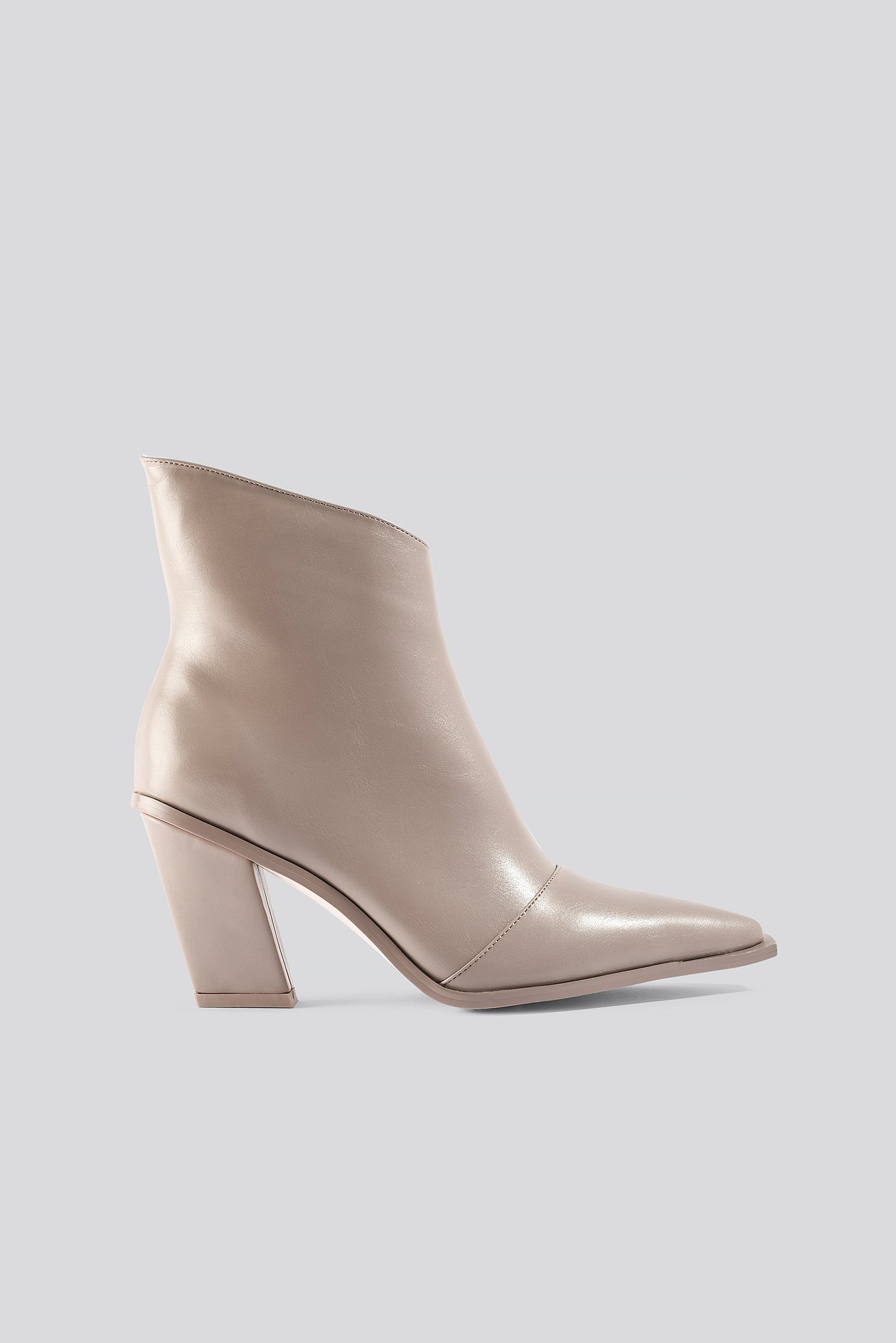 Slanted Heel Toe Detail Boots Beige | NA-KD