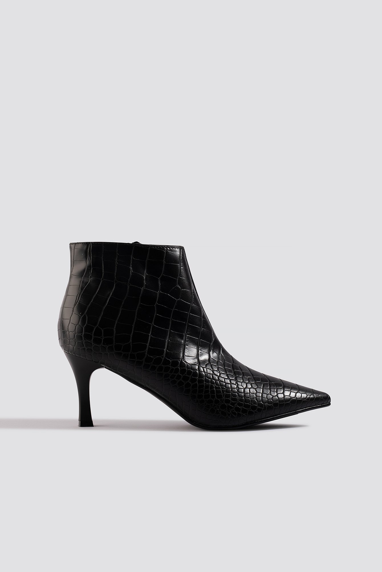 Slanted Pointy Ankle Boots Black | NA-KD