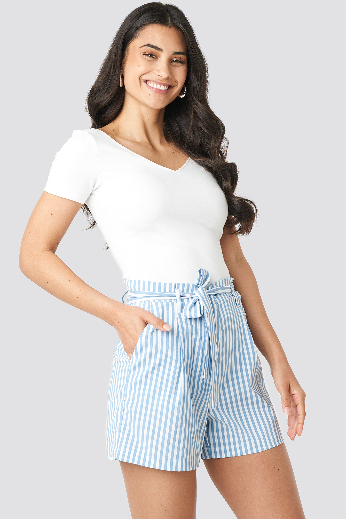 Striped Tied Waist Shorts Blau | NA-KD