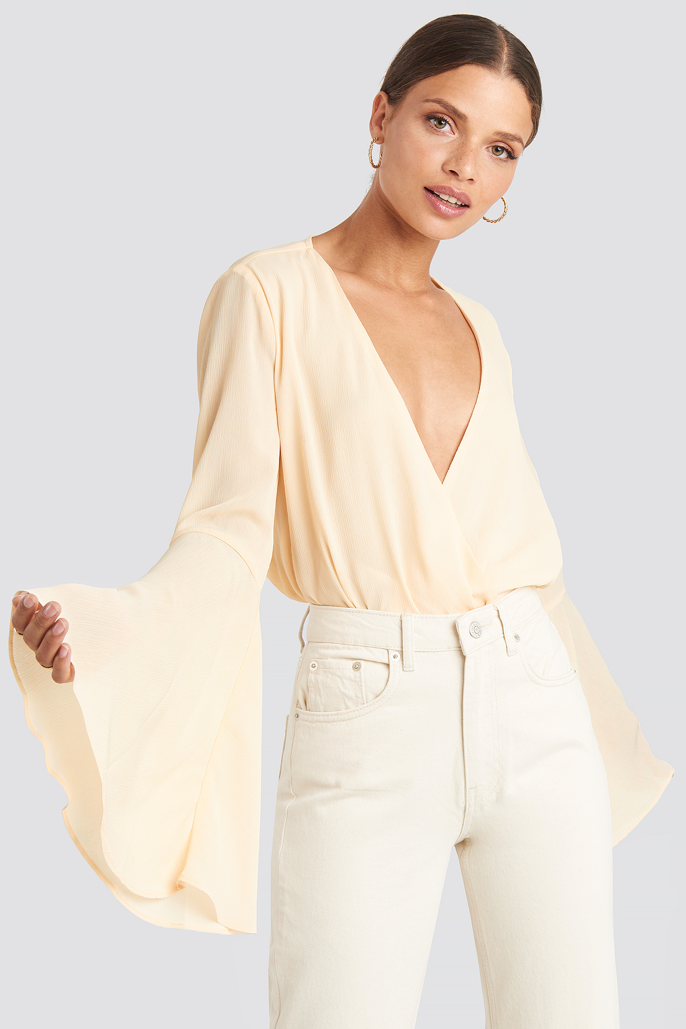 Trumpeth Sleeve Overlap Body Beige